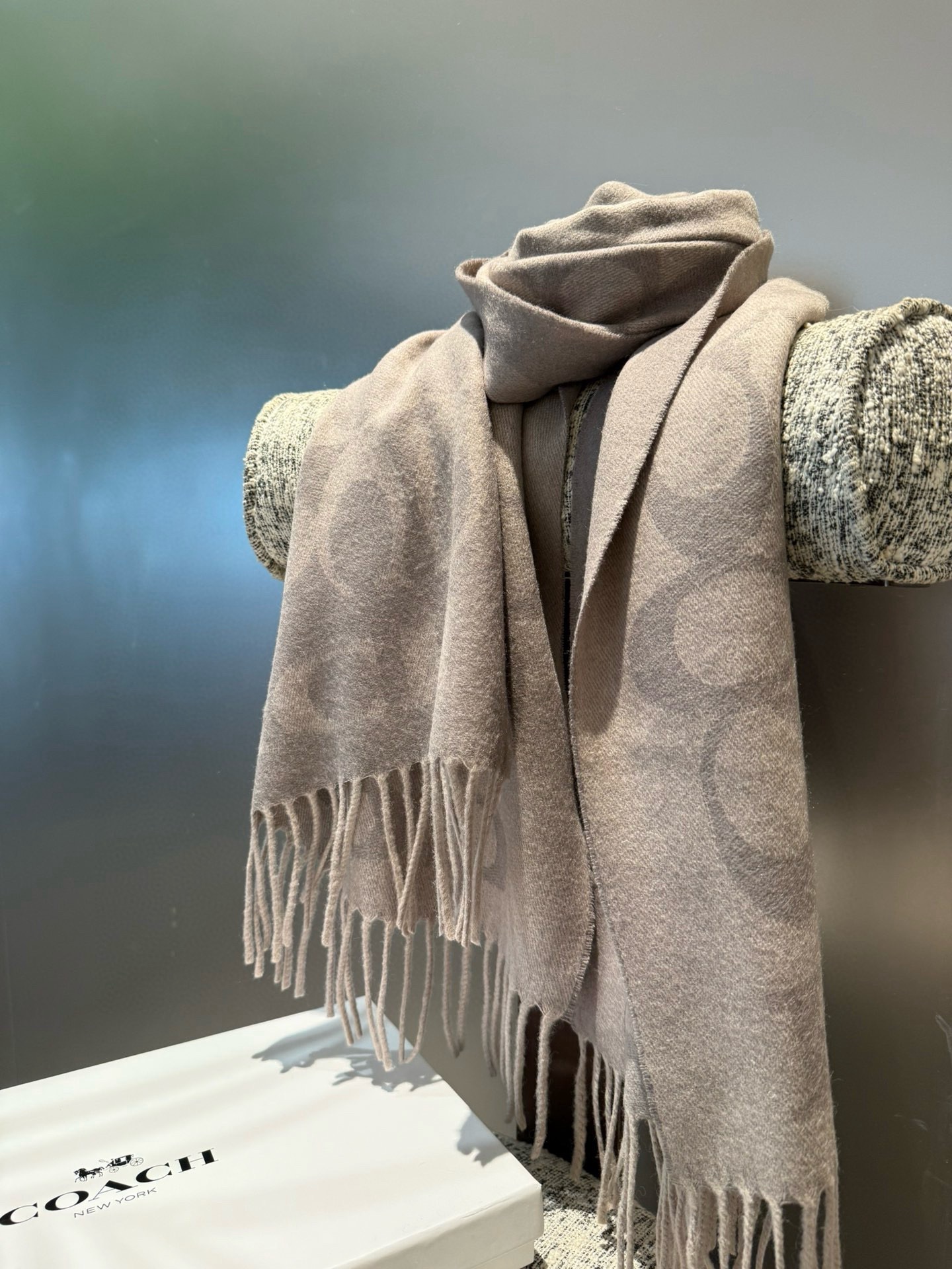 P蔻驰 2025年新款到！Coach爆款！三色披肩也太好看了吧！不仅有颜值还有品质，97%羊毛+3%羊绒