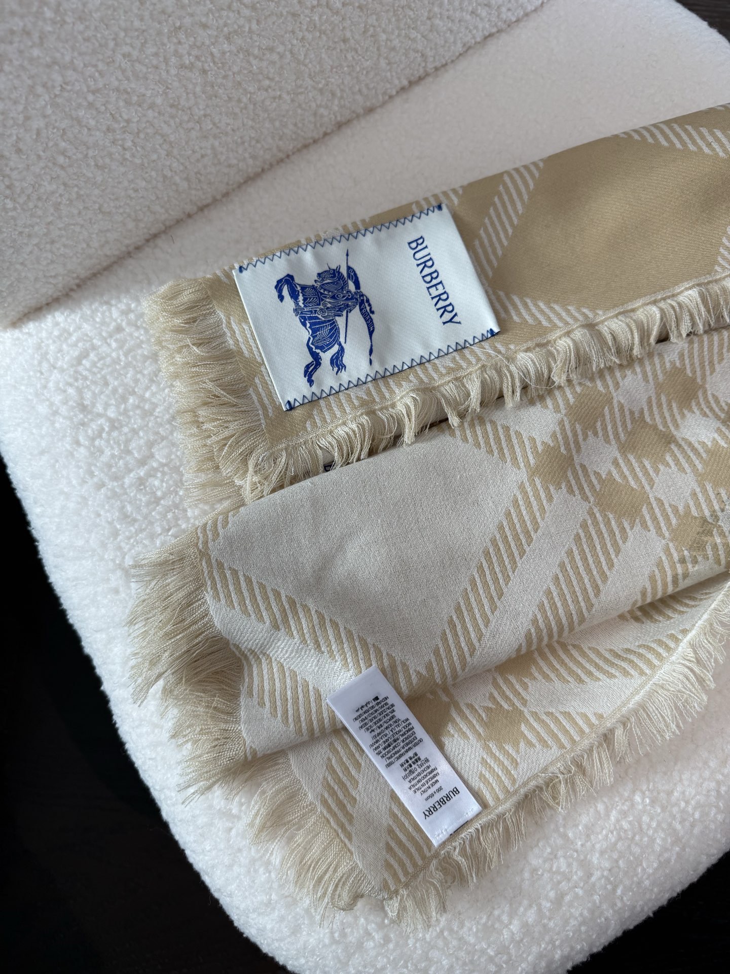 P𝐁𝐔𝐑𝐁𝐄𝐑𝐑𝐘 • 𝟐𝟓ꫛꫀꪝ《骑士格纹长巾》张婧仪同款，原单品质！Size：200x65cm 70