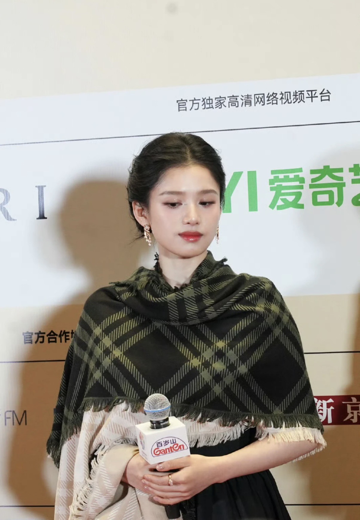 P𝐁𝐔𝐑𝐁𝐄𝐑𝐑𝐘 • 𝟐𝟓ꫛꫀꪝ《骑士格纹长巾》张婧仪同款，原单品质！Size：200x65cm 70