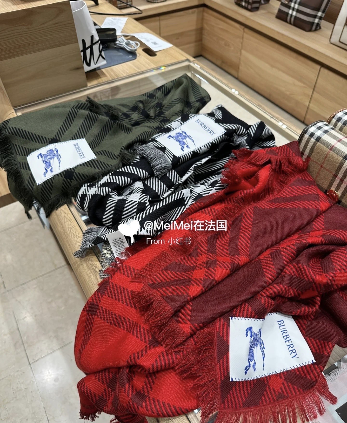 P𝐁𝐔𝐑𝐁𝐄𝐑𝐑𝐘 • 𝟐𝟓ꫛꫀꪝ《骑士格纹长巾》张婧仪同款，原单品质！Size：200x65cm 70