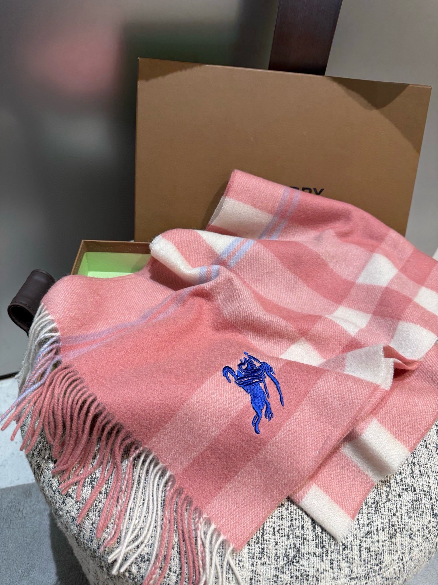 P巴宝莉【男女围巾】怒赞自留，难得的高端男款！家属福利！巴宝莉非常正的男士围巾~面料大爱，非常柔软细腻舒