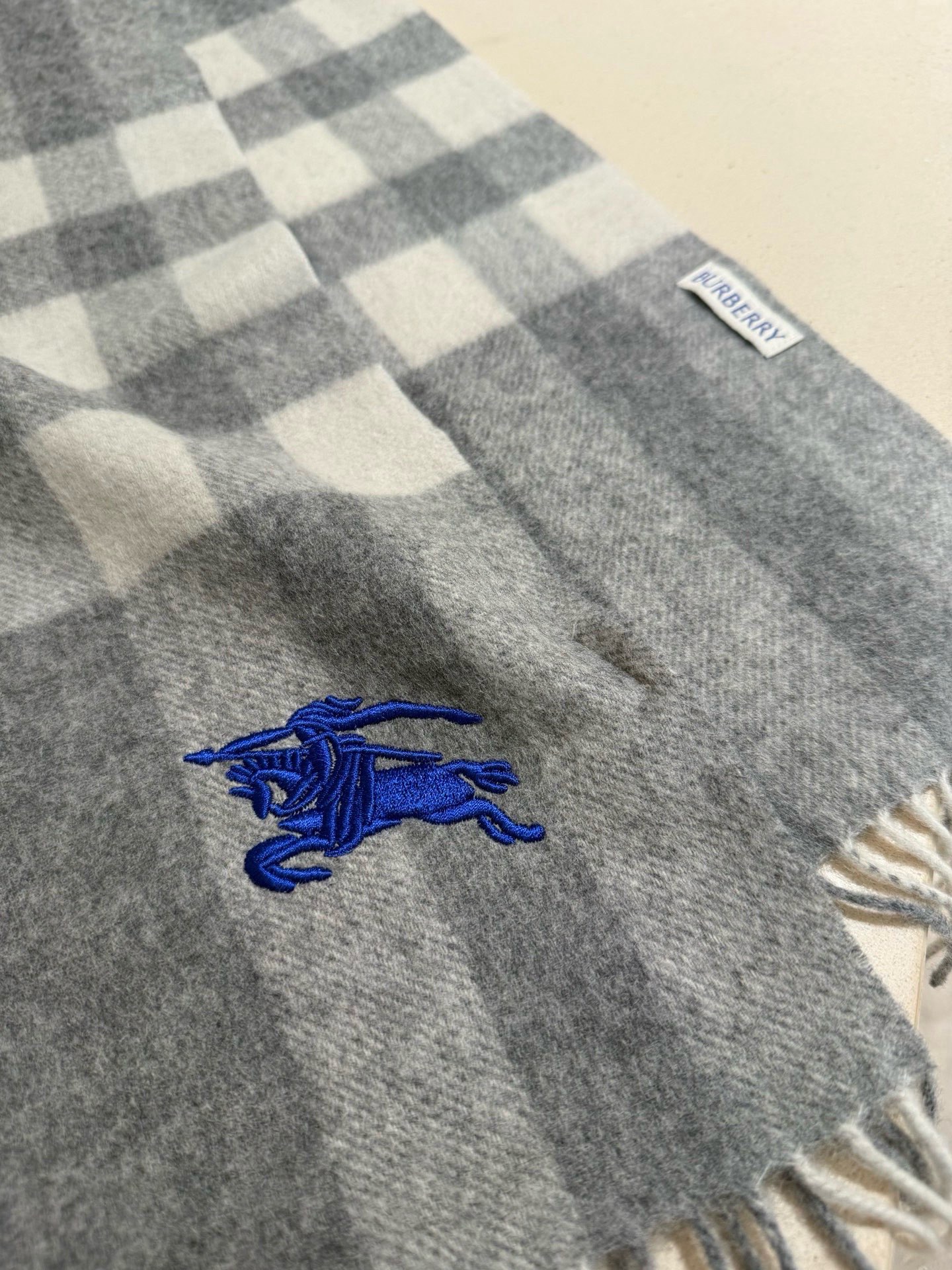 P巴宝莉【男女围巾】怒赞自留，难得的高端男款！家属福利！巴宝莉非常正的男士围巾~面料大爱，非常柔软细腻舒