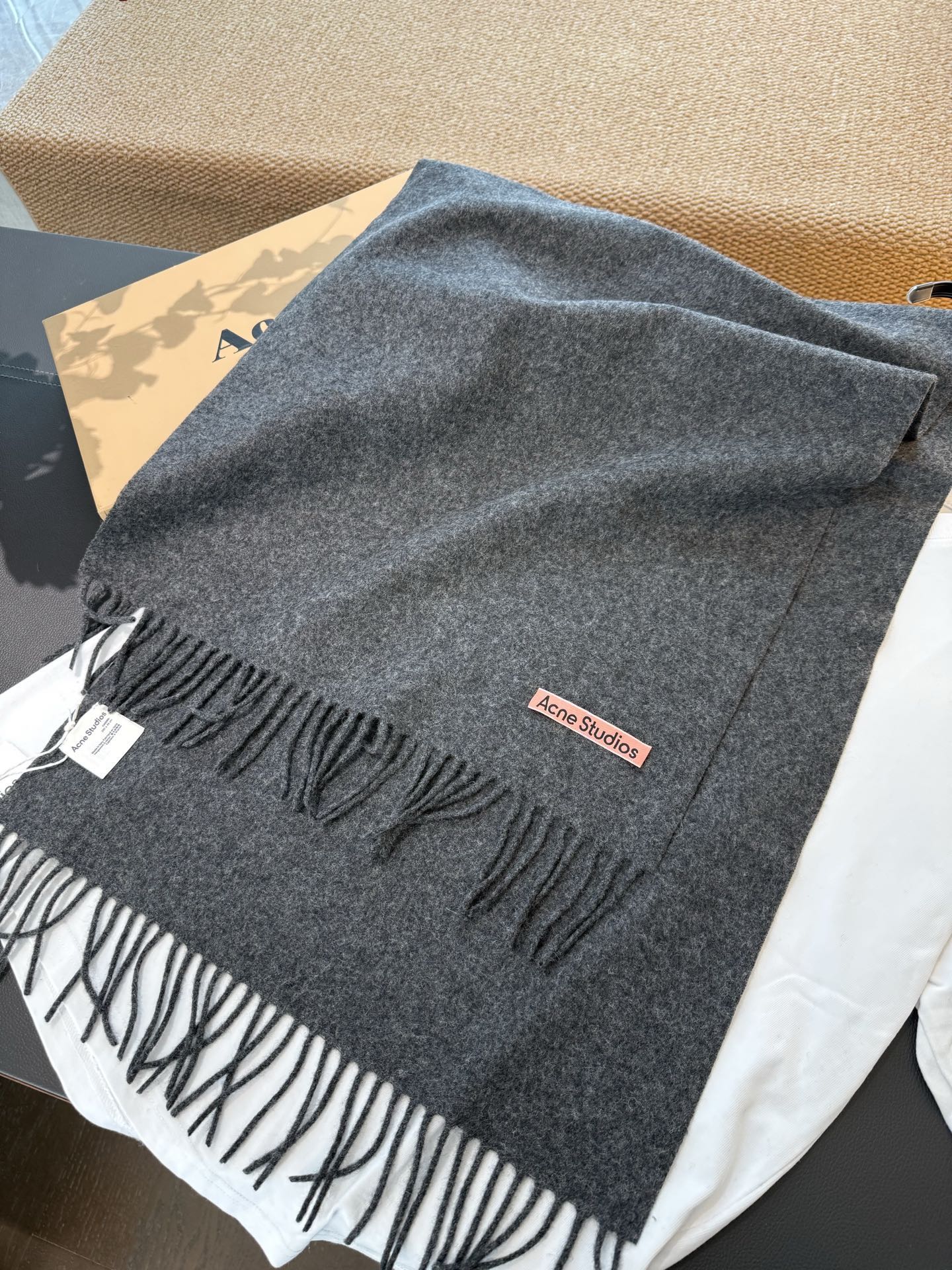 P经典黑❤️我只能说不是所有的纯色围巾都叫Acne‼️瑞典Acne Studios APolo幼羊羔毛重