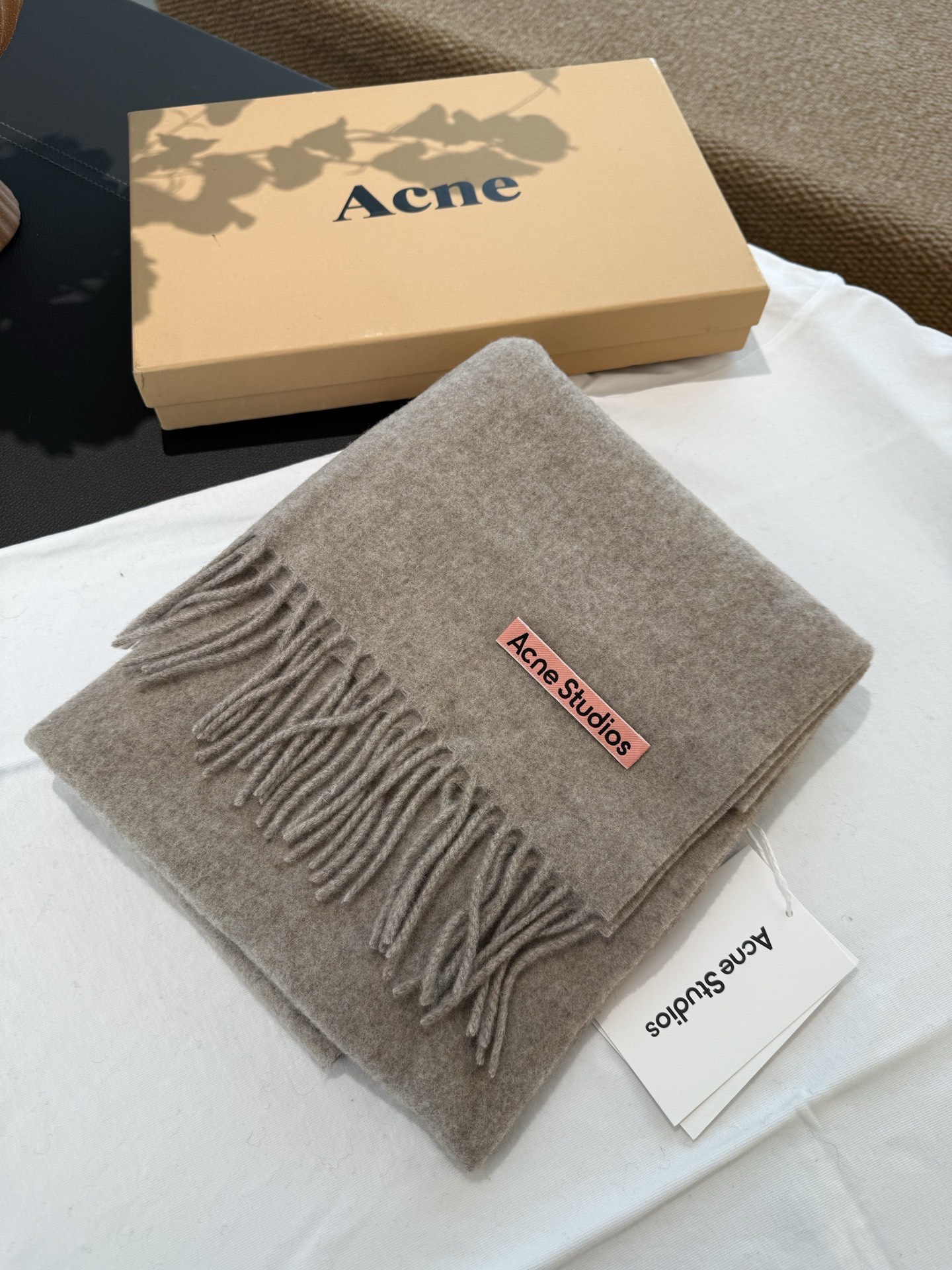 P经典黑❤️我只能说不是所有的纯色围巾都叫Acne‼️瑞典Acne Studios APolo幼羊羔毛重