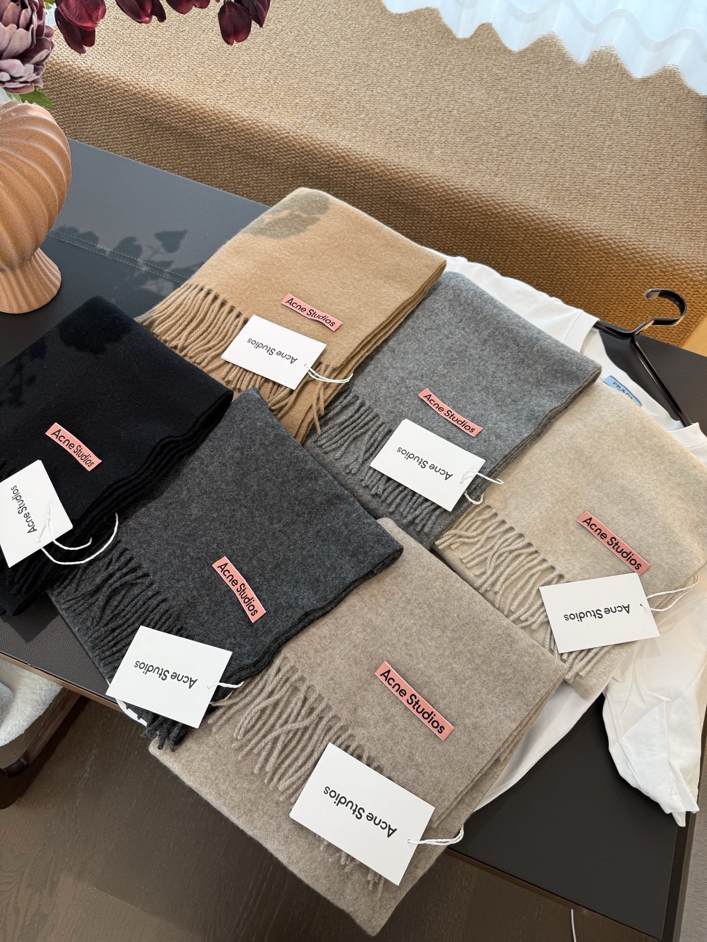 P经典黑❤️我只能说不是所有的纯色围巾都叫Acne‼️瑞典Acne Studios APolo幼羊羔毛重