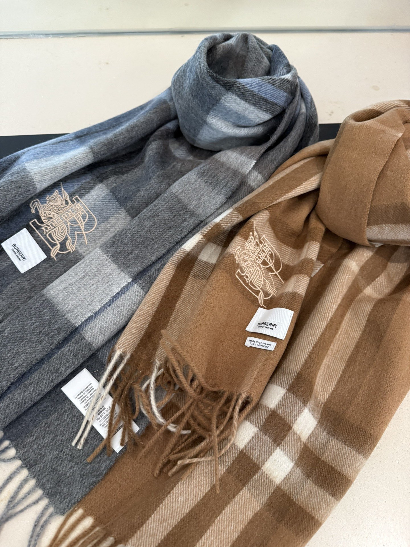 P巴宝莉【男女围巾】怒赞自留，难得的高端男款！家属福利！巴宝莉非常正的男士围巾~面料大爱，非常柔软细腻舒