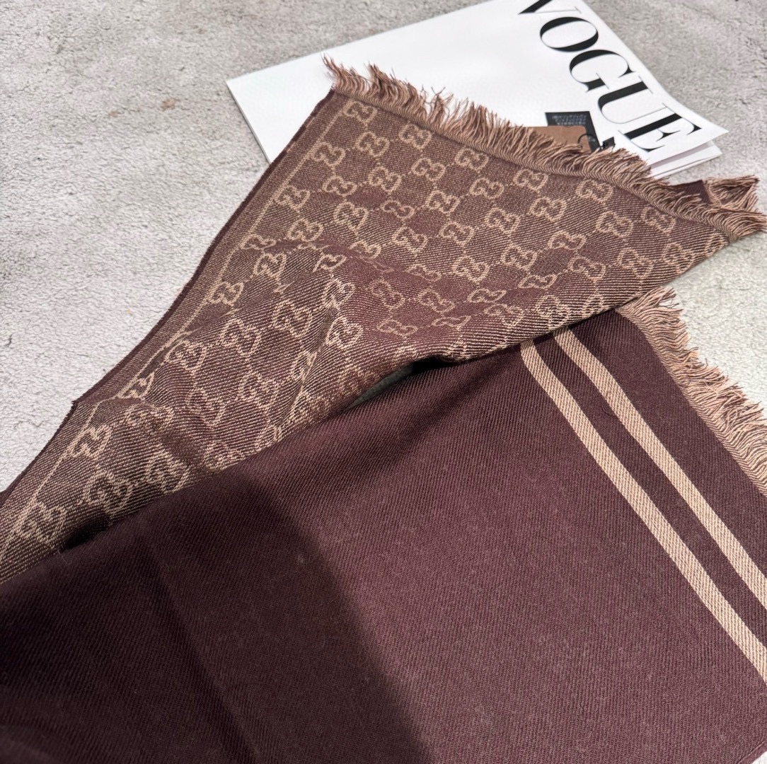 P免代购的围巾👍一模一样‼Gucci重磅极品贸易公司渠道货‼重磅家属福利👍少之又少的款式里，这个算流弊的