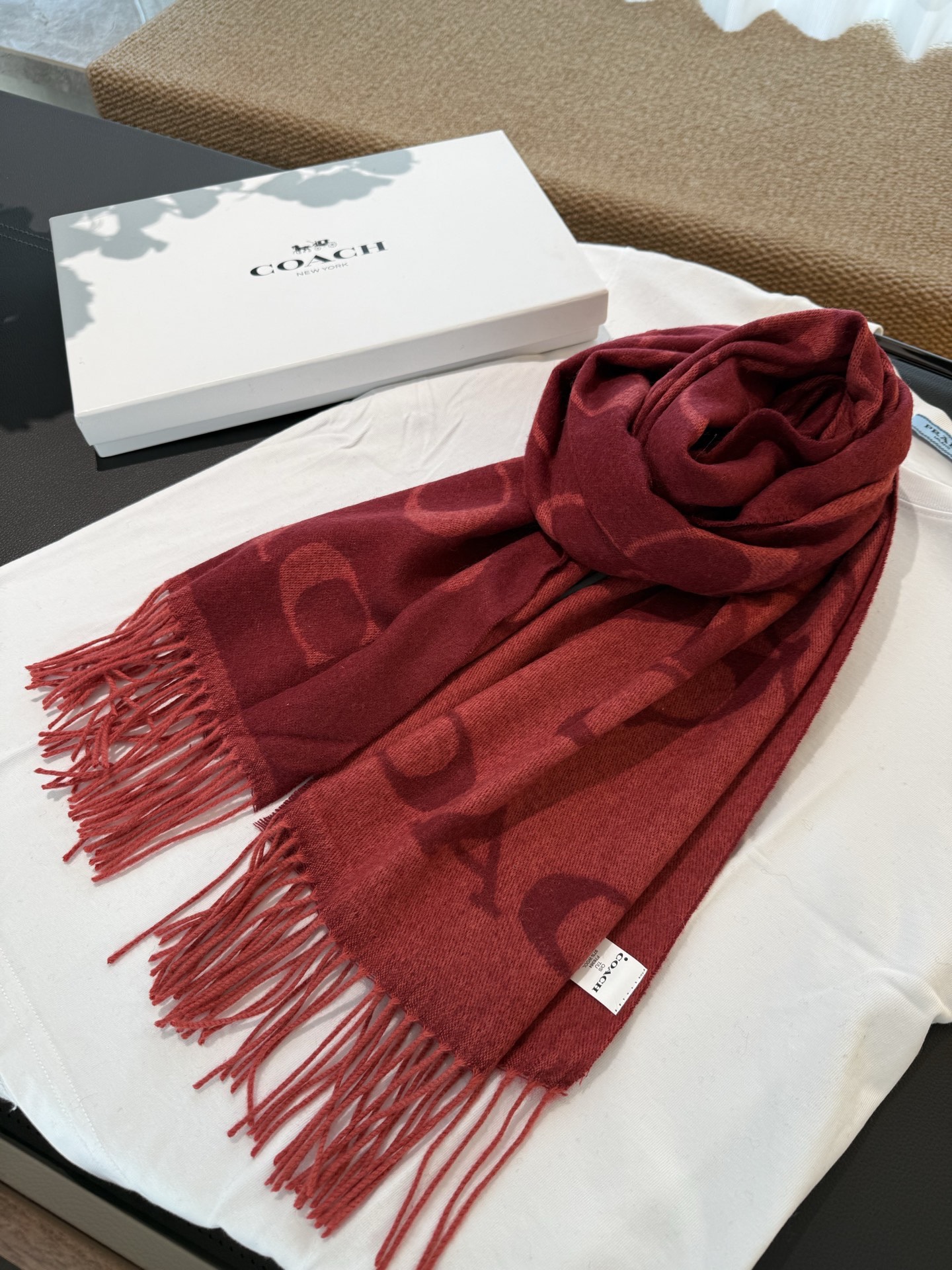 P蔻驰 2025年新款到！Coach爆款！三色披肩也太好看了吧！不仅有颜值还有品质，97%羊毛+3%羊绒