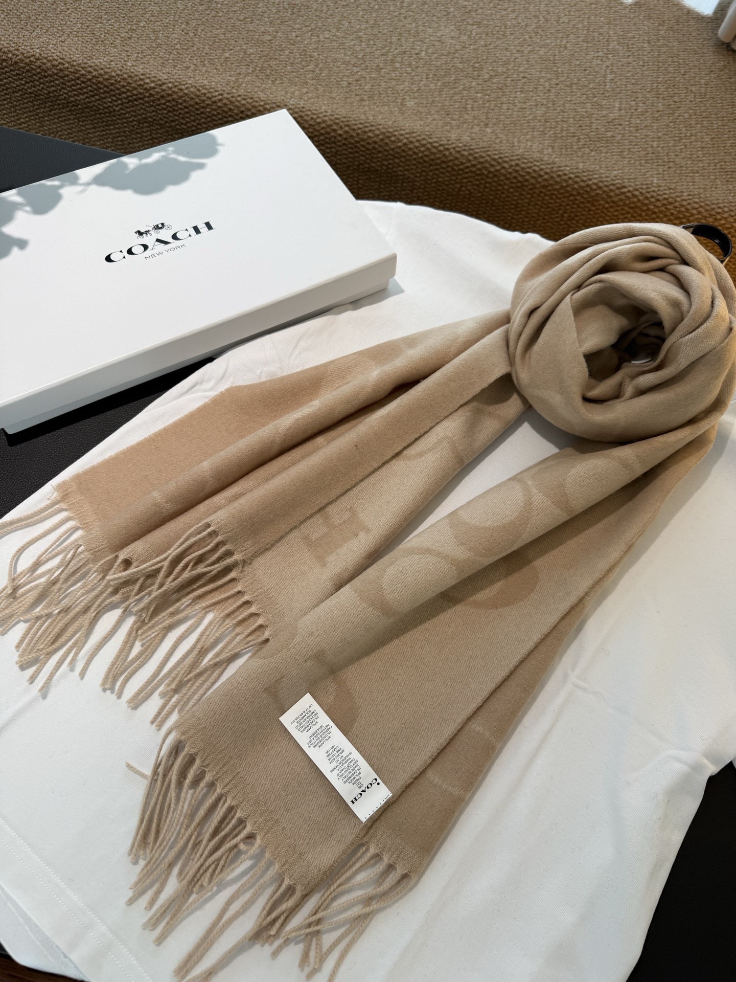 P蔻驰 2025年新款到！Coach爆款！三色披肩也太好看了吧！不仅有颜值还有品质，97%羊毛+3%羊绒