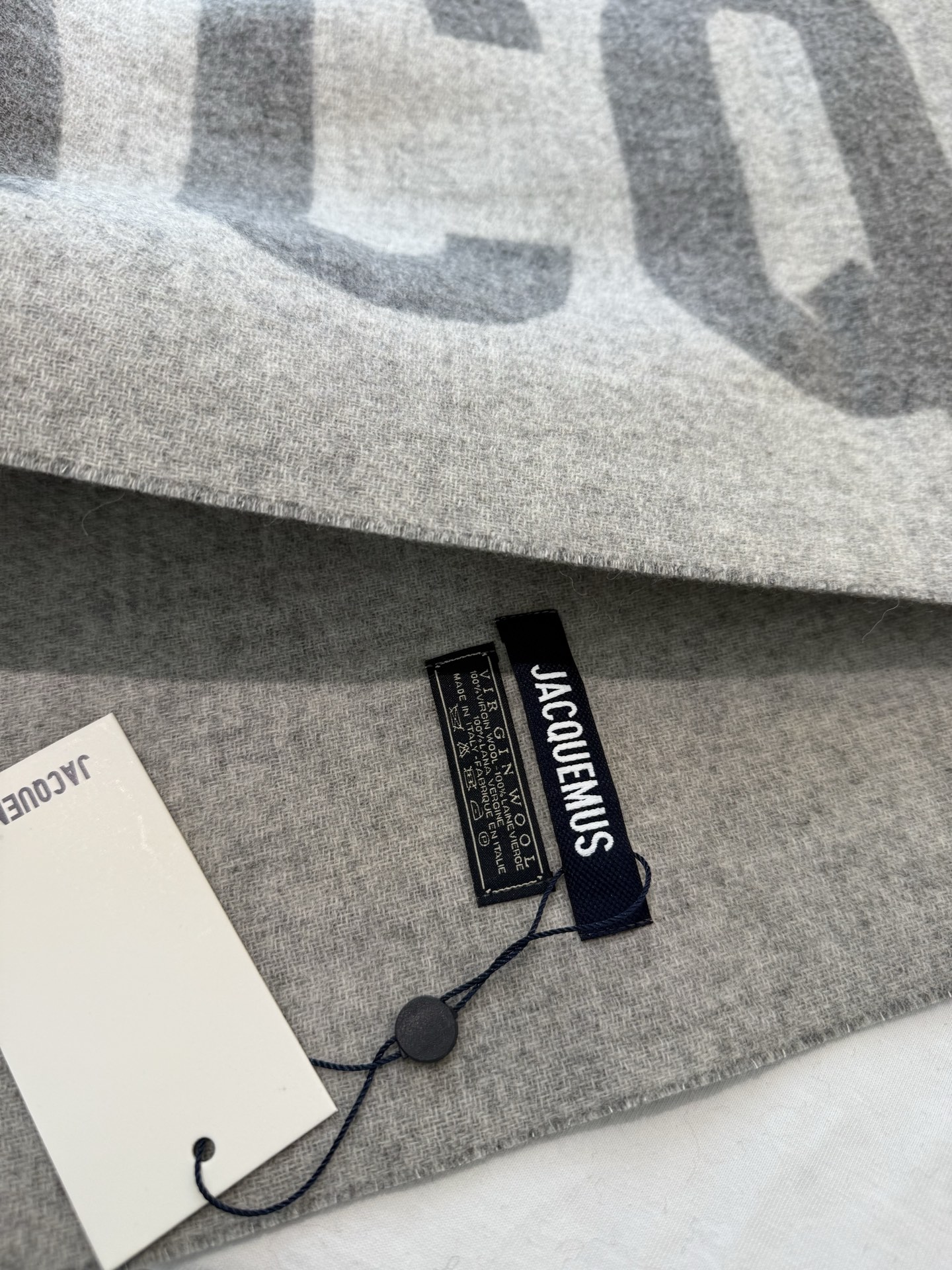 PJacquemus 双面围巾❗今年真的被疯狂种草 今年冬天就非宠这条 好看的要疯掉了，太有型太有魅力了