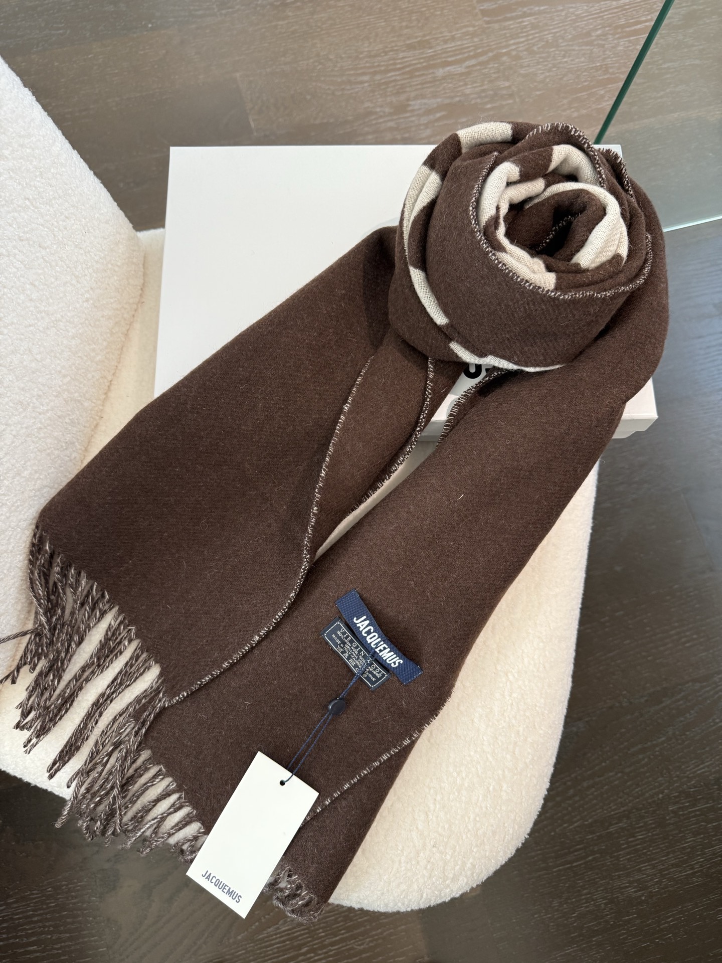 PJacquemus 双面围巾❗今年真的被疯狂种草 今年冬天就非宠这条 好看的要疯掉了，太有型太有魅力了