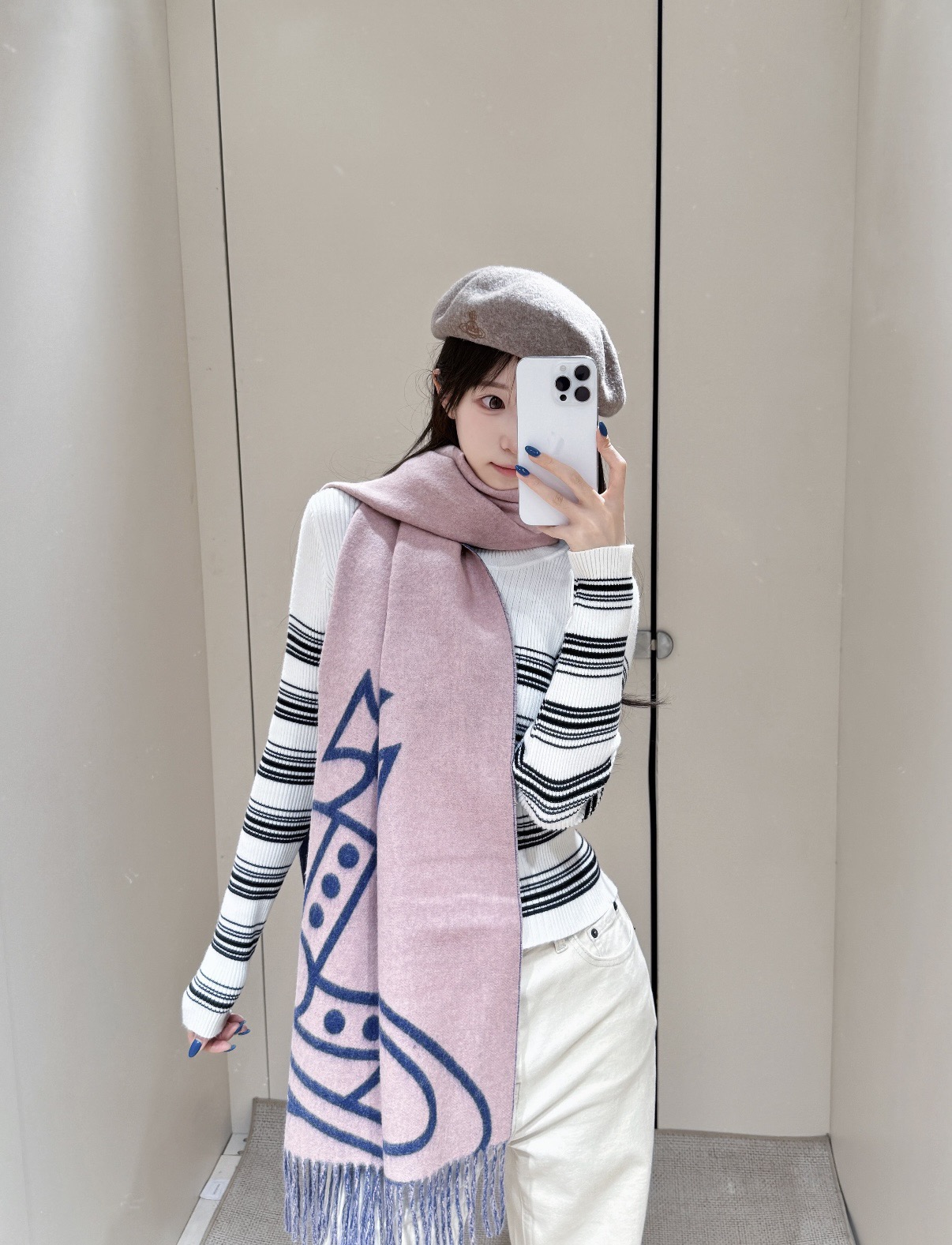 NO:678474,The Queen Mother’s super beautiful new double-sided scarf!  Highly recommended to buy!  Good quality goods!  It is said that it is very difficult to buy!  !  The workmanship is very exquisite and substantial. Our style is really great value for money!  The biggest feeling of this scarf is that it is super soft and comfortable, and has a very airy and fluffy feel!  !  !  The texture is really beautiful!  The quantity is limited, and there is no guarantee that it will be available at any time. As long as the economy allows, you can take whatever you want!  !  Crazy but not picky, crazy temperament!  Whoever surrounds you has temperament!  !  I really hope you don’t miss this style. Specification, 50x200cm, double-sided wool. High version scarf, high version scarf19860909西太后超美新款双面围巾！超级推荐入手！质感好货！据说超难买哦！！做工非常精致,很有分量,我们的 格真的超级值！这个围巾最大的感触就是:超级柔软舒服,并且很有空气蓬松感！！！质感真的太美了！数量有限,不保证随时有货~只要经济允许,任意收！！狂不挑人,狂气质！谁围谁有气质！！真的希望大家不要错过这样的款式. 规格,50x200cm,双面羊毛.高版本围巾,高版本围巾,scarf