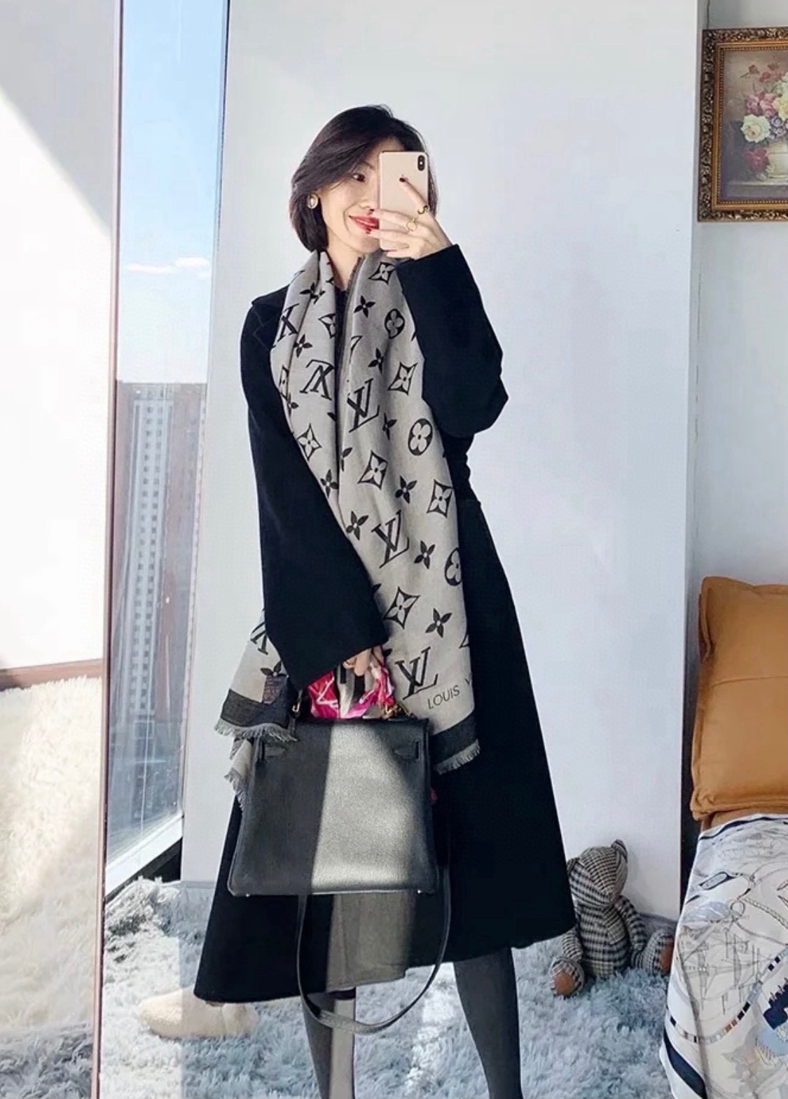 NO:678488,LV jacquard scarf I really like the original 1:1 customized Miss LV long scarf made of fine and light silk wool blend, strikingly presented Monogram  The pattern and tassel trim are also embellished with the Louis Vuitton logo on the bottom. The design is perfect. It is highly recommended to be slow and don’t go to the counter to buy it. It is absolutely the same. The 60 silk wool check is really good. The size is not big or small and is very easy to match. The quality is super good. You will understand the high-end quality when you get it. The high-end details. What you see is what you get. VIP customers must buy it. Recommended 75*200cm. High version scarf, high version scarf, louis vuitton, louis vuitton, real silk19860909LV 提花围巾真心赞原版1:1定制Miss LV 长围巾取材细密轻盈的丝毛混纺,醒目呈现 Monogram 图案与流苏饰边,更有路易威登标识点缀底边.设计完美,强烈推荐手慢无千万别去专柜买绝对一模一样,60真丝羊毛格真心好,这个size不大不小特别好搭配,品质超级好拿到手就会懂的高端品质,高端细节所见即所得重磅巨献VIP客户必入推荐75*200cm.高版本围巾,高版本围巾,louis vuitton,louis vuitton,real silk,scarf