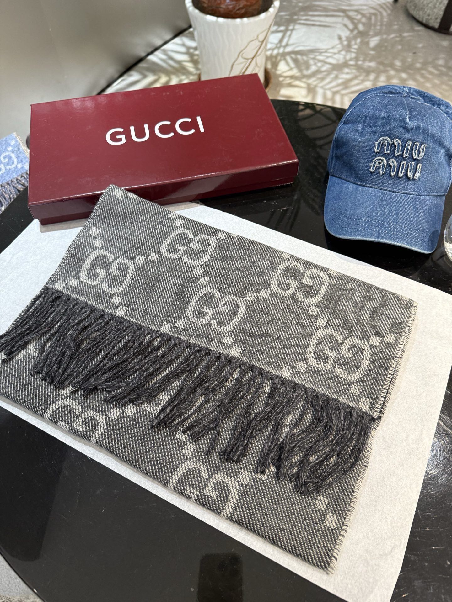 P牛❗️稳稳的“高段位”！时髦过冬！！Gucci秋冬新款提花双面围巾！高端奢华，非常重工的双面老花设计，正反两面都采用G