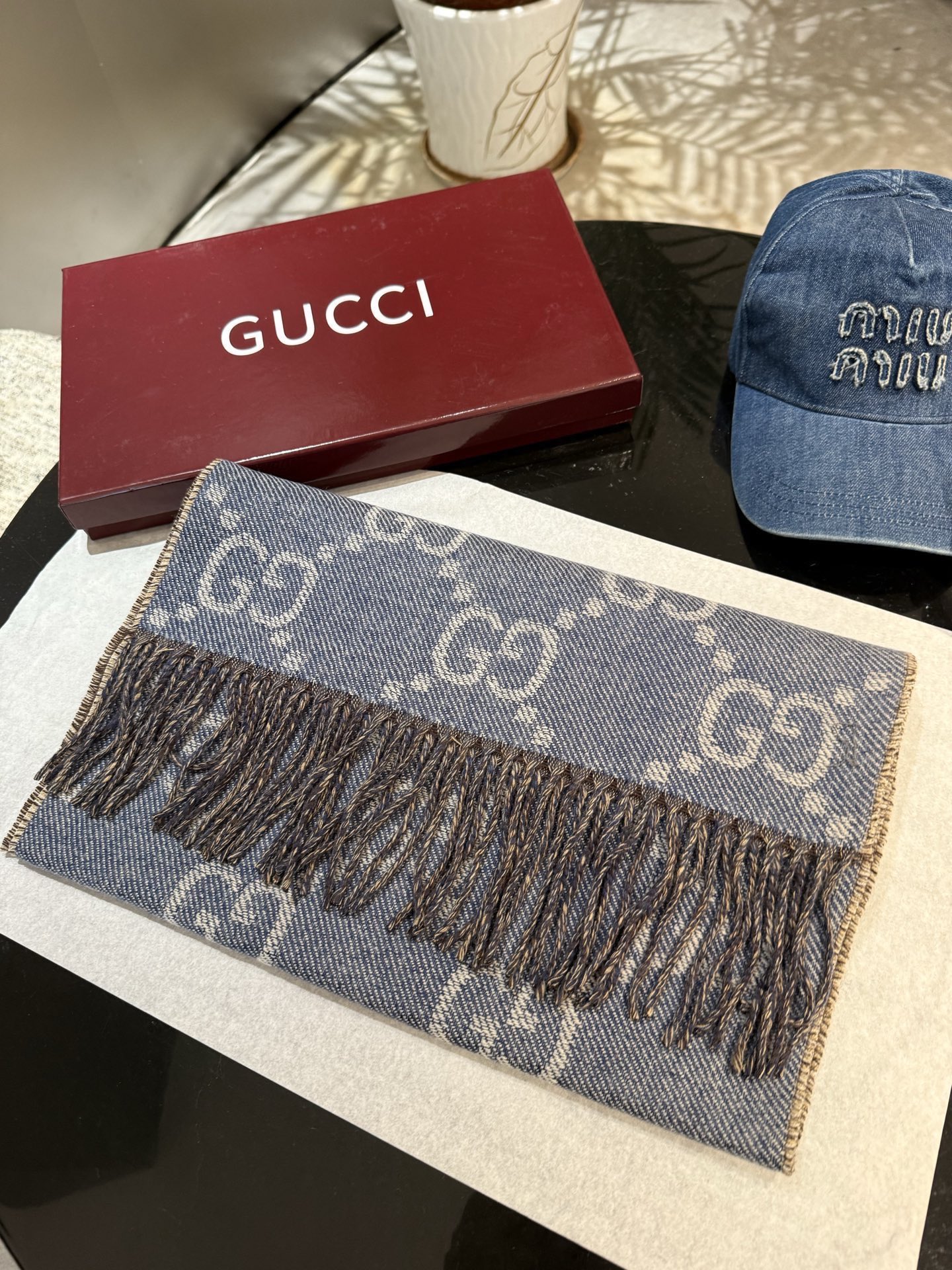 P牛❗️稳稳的“高段位”！时髦过冬！！Gucci秋冬新款提花双面围巾！高端奢华，非常重工的双面老花设计，正反两面都采用G