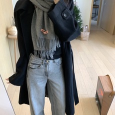 P我只能说不是所有的纯色围巾都叫Acne‼️瑞典Acne Studios APolo幼羊羔毛重磅纯色披肩/围巾‼️家喻户 P我只能说不是所有的纯色围巾都叫Acne‼️瑞典Acne Studios APolo幼羊羔毛重磅纯色披肩/围巾‼️家喻户