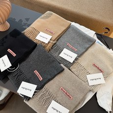 P我只能说不是所有的纯色围巾都叫Acne‼️瑞典Acne Studios APolo幼羊羔毛重磅纯色披肩/围巾‼️家喻户 P我只能说不是所有的纯色围巾都叫Acne‼️瑞典Acne Studios APolo幼羊羔毛重磅纯色披肩/围巾‼️家喻户