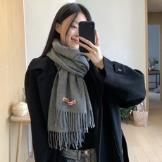P我只能说不是所有的纯色围巾都叫Acne‼️瑞典Acne Studios APolo幼羊羔毛重磅纯色披肩/围巾‼️家喻户 P我只能说不是所有的纯色围巾都叫Acne‼️瑞典Acne Studios APolo幼羊羔毛重磅纯色披肩/围巾‼️家喻户