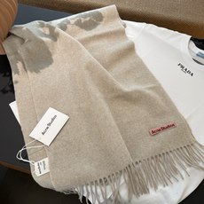P我只能说不是所有的纯色围巾都叫Acne‼️瑞典Acne Studios APolo幼羊羔毛重磅纯色披肩/围巾‼️家喻户 P我只能说不是所有的纯色围巾都叫Acne‼️瑞典Acne Studios APolo幼羊羔毛重磅纯色披肩/围巾‼️家喻户