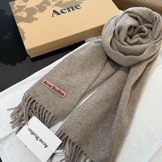 P我只能说不是所有的纯色围巾都叫Acne‼️瑞典Acne Studios APolo幼羊羔毛重磅纯色披肩/围巾‼️家喻户 P我只能说不是所有的纯色围巾都叫Acne‼️瑞典Acne Studios APolo幼羊羔毛重磅纯色披肩/围巾‼️家喻户