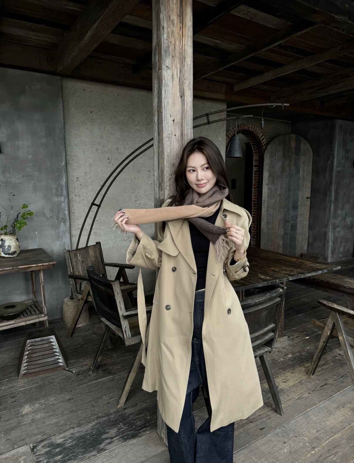 NO:714720,Luo Yiwei's [Men's and Women's Scarf] is a rare high-end men's style!  Family benefits!  Burberry's very authentic men's scarf ~ I love the fabric, it is very soft, delicate and comfortable, with slight water ripples!  The atmosphere is simple and the color is super good-looking. It is a style that any boy will like. The small logo is very exquisite and the texture is not ostentatious. The bulk goods have been shipped a few months ago. The last order is a little bit for everyone. The size is 30*180 (the total length including the tassel is 180cm). It is suitable for formal wear or casual wear. It can be folded in half or hung in a circle. It is a gentleman's style and has a warm demeanor!  .high version scarf,high version scarf,burberry,loewe19860909罗意威【男女围巾】怒赞自留,难得的高端男款！家属福利！巴宝莉非常正的男士围巾~面料大爱,非常柔软细腻舒服,轻度水波纹！大气简约,超级好看的男神配色,任何男生都会喜欢的款吧,小小Logo非常精致的点缀,有质感不张扬~大货几个月前已装船发走~尾单余一丢丢福利大家~规格30*180（含穗子总长180cm）,搭配正装或者搭配休闲装都很合适~对折挂围或者绕圈围都完全可以,绅士有型~有温度的风度！.高版本围巾,高版本围巾,burberry,loewe,scarf