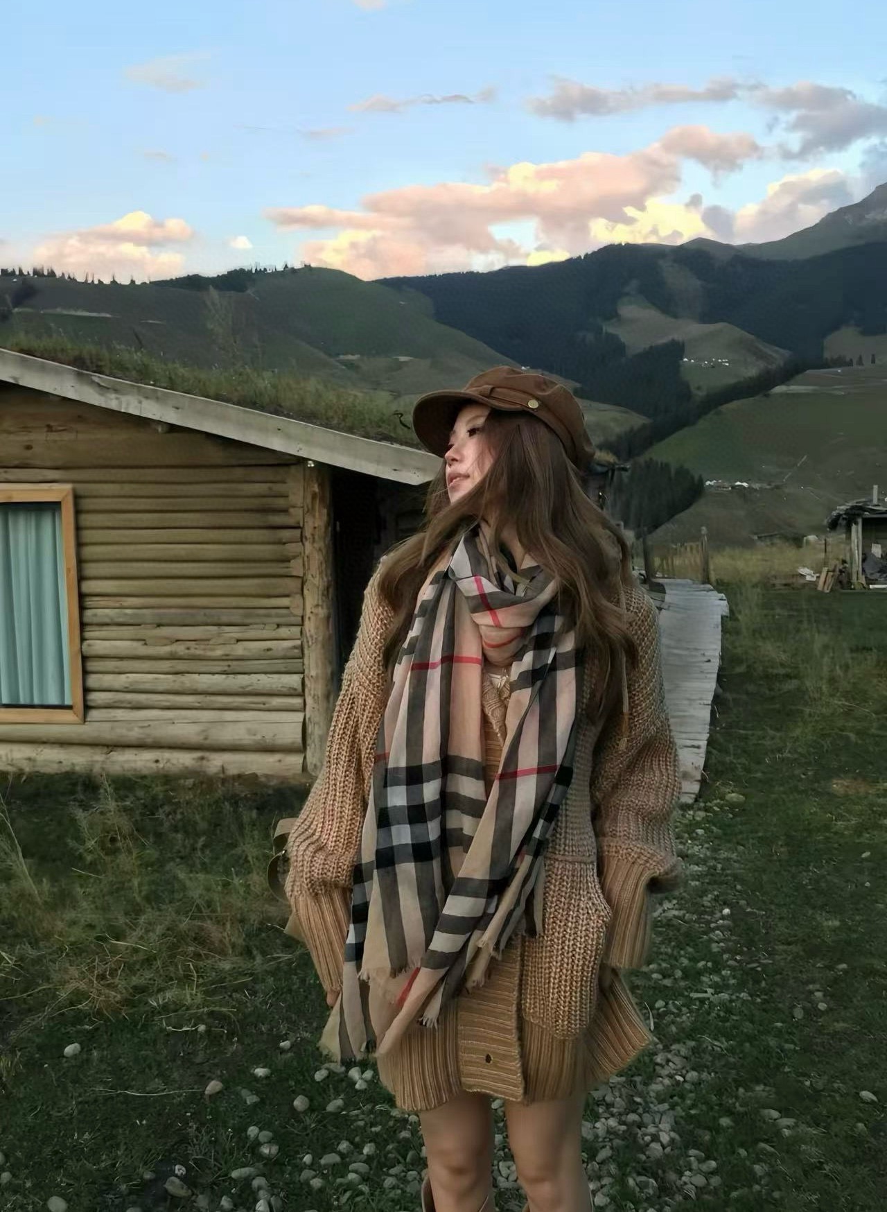 NO:714732,Burberry formal wear series products are exclusively for VIPs in the flagship store. Top-quality imported cashmere from Scotland. Incomparably noble and elegant. Intelligent style. Simple and elegant design. It is definitely not a flashy style. Ring velvet products can be said to be the highest-grade products among scarves. A good product must know how to maintain it. It is definitely a niche product. Not everyone understands its goodness. It is definitely the first choice for accessories to taste life. A must-have for those who know the goods. Specification 80.200!  .high version scarf,high version scarf,burberry,ring19860909巴宝莉正装系列货 专供旗舰店的vip 顶级苏格兰进口山羊绒 无比的高贵优雅 知性的款式 简洁大气的设计 绝对的不是花里胡哨的款式 戒指绒产品可以说是围巾里面最高档次的货品 好产品要懂得保养 它绝对的是小众产品 不是谁都懂的它的好 绝对的品味生活的首选搭配饰品 识货者必入.规格80.200！.高版本围巾,高版本围巾,burberry,ring,scarf