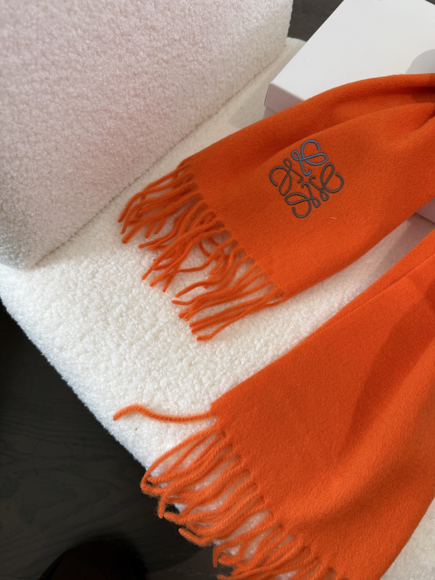 P罗意威。【男女围巾】怒赞自留，难得的高端男款！家属福利！非常正的围巾~面料大爱，非常柔软细腻舒服，轻度