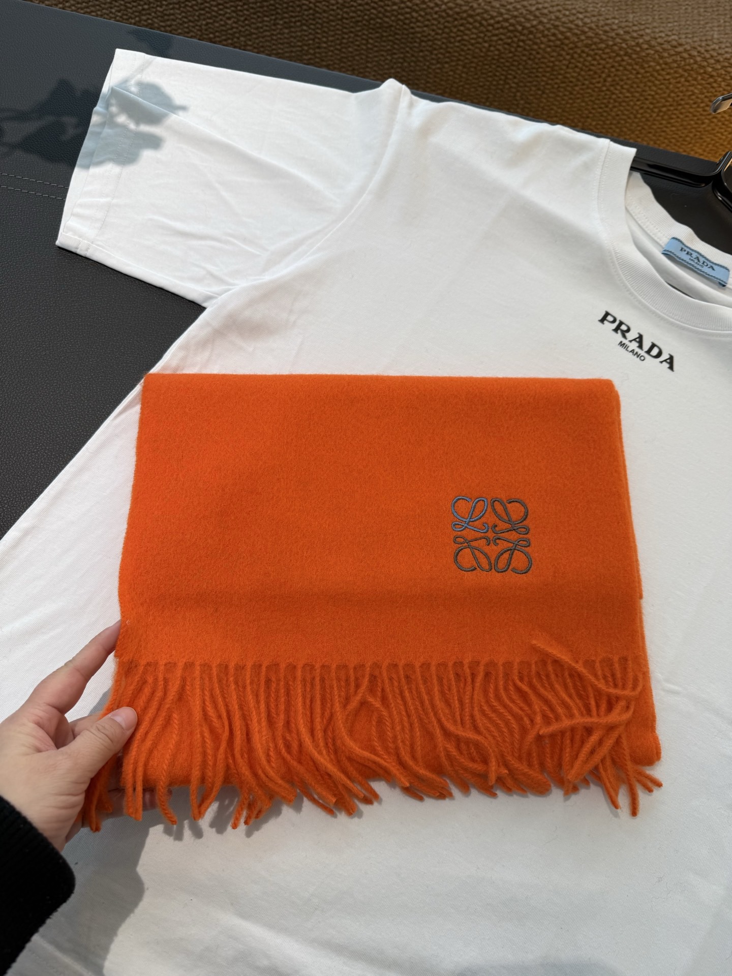 P罗意威。【男女围巾】怒赞自留，难得的高端男款！家属福利！非常正的围巾~面料大爱，非常柔软细腻舒服，轻度