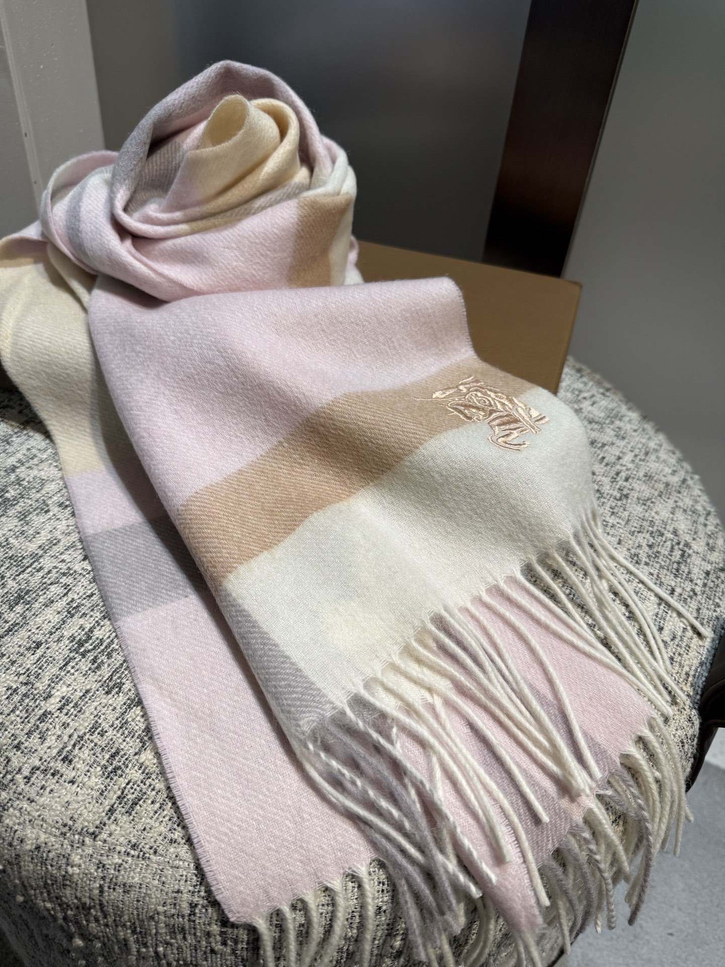 P巴宝莉【男女围巾】怒赞自留，难得的高端男款！家属福利！巴宝莉非常正的男士围巾~面料大爱，非常柔软细腻舒