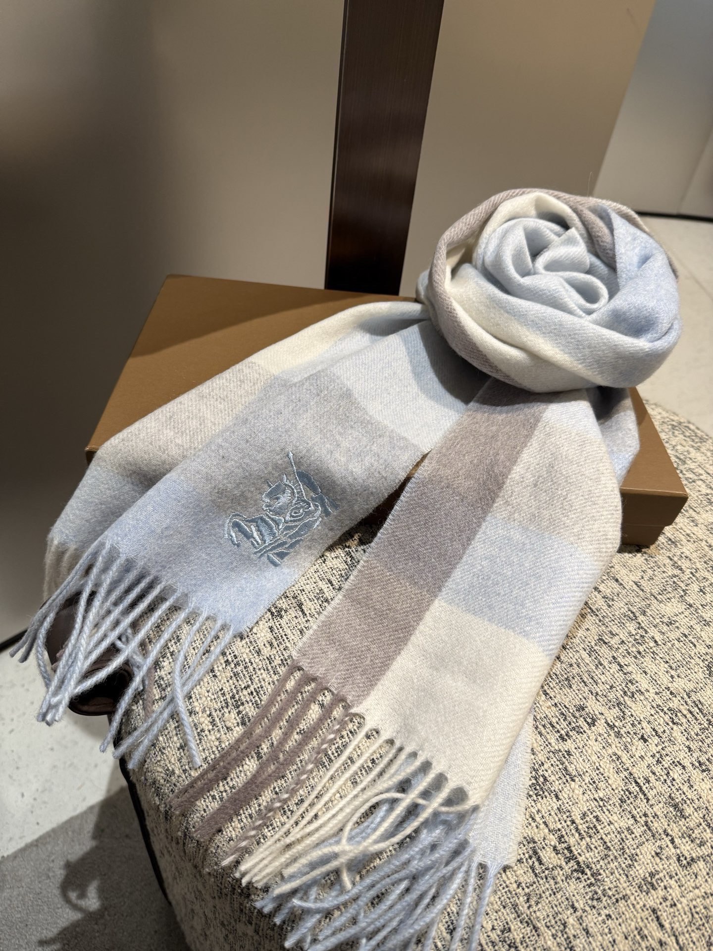 P巴宝莉【男女围巾】怒赞自留，难得的高端男款！家属福利！巴宝莉非常正的男士围巾~面料大爱，非常柔软细腻舒