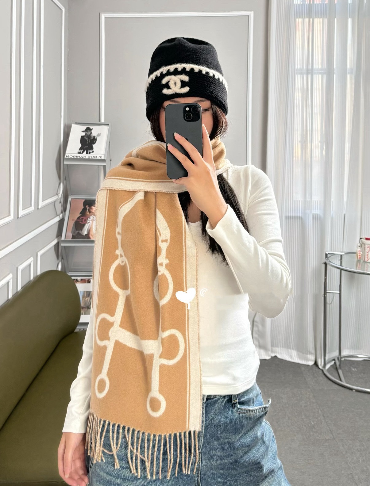 爱马仕钥匙男女款围巾且买且珍惜😍~都是出口订单所以比较难遇❤️东西讲究少而精😍好看的一定要收😎这款H家女士围巾，款式很有