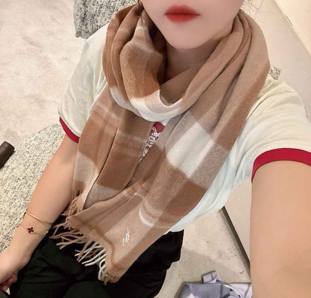 🆕 🆕 PDior【男女围巾】怒赞自留，难得的高端男款！家属福利！巴宝莉非常正的男士围巾~面料大爱，非常柔软细腻舒服，轻