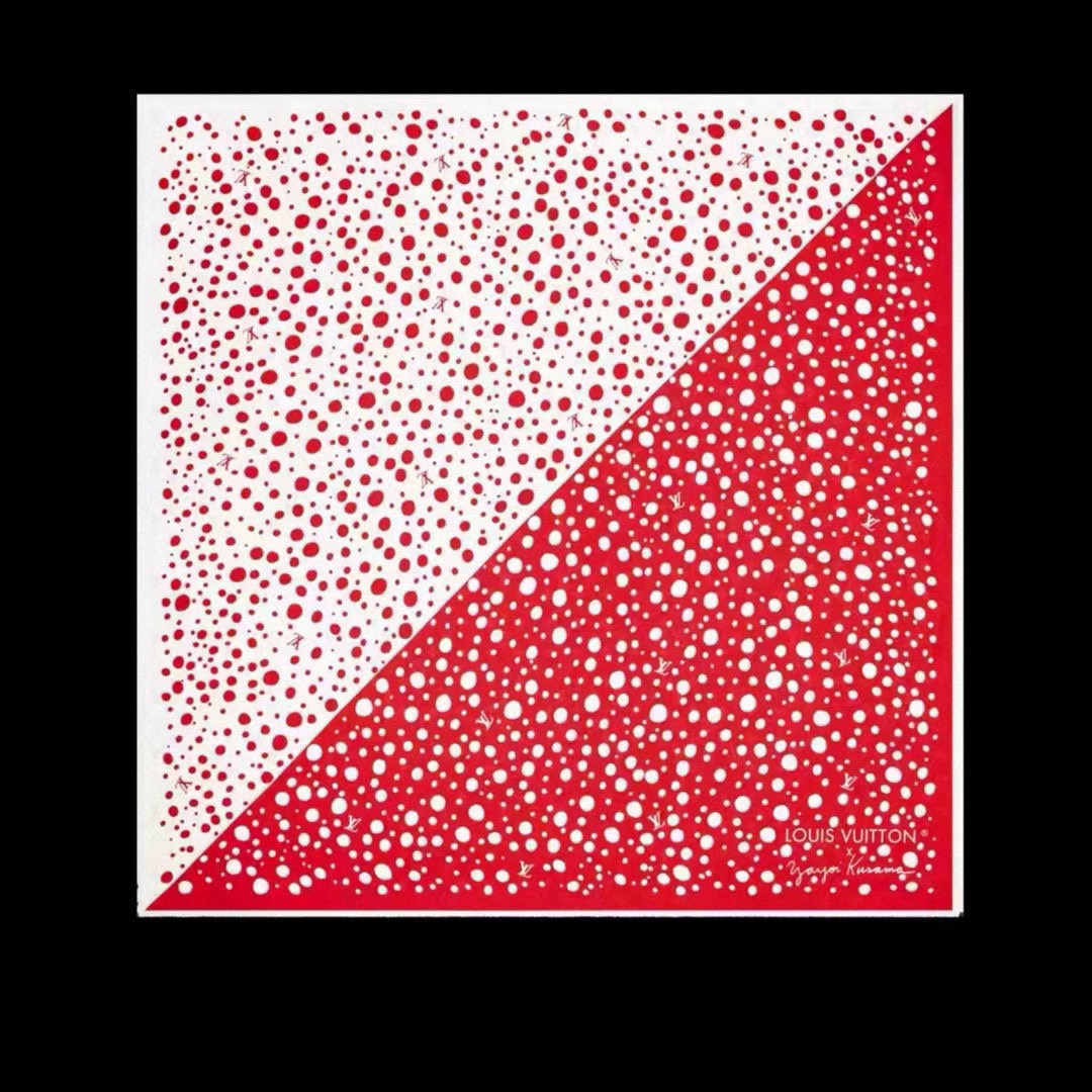 NO:727843,LV’s new dark pattern jacquard printed velvet shawl~~ looks so good!  !  !  !  The fabric is very soft, with dark patterned jacquards on it, and the logo is looming under the light and shadow, which is particularly textured!  !  !  It is definitely a blend and quality only found in big brands!  !  !  In terms of pattern design, it is simple and advanced, showing the fun side of classic elements!  Size 140*140cm High-end silk wool shawl!  high version scarf, high version scarf, louis vuitton, real silk, shawls19860909LV新款暗纹提花印花丝绒披肩~~好好看啊！！！！面料非常柔软,上面都是有暗纹老花提花的,光影下logo若隐若现特别有质感！！！绝对是大牌才有的调调和品质！！！图案设计上,简约高级,展现经典元素的玩趣一面！尺寸规格140*140cm 高端真丝羊毛披肩！高版本围巾,高版本围巾,louis vuitton,real silk,shawls,scarf