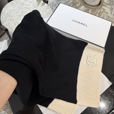 P【香家2026臻品】 全新上市,甄选顶级羊绒面料, 触感细腻如云。重工匠心独运, 以精湛手工针织工艺,融入典雅串绳细节 P【香家2026臻品】 全新上市,甄选顶级羊绒面料, 触感细腻如云。重工匠心独运, 以精湛手工针织工艺,融入典雅串绳细节