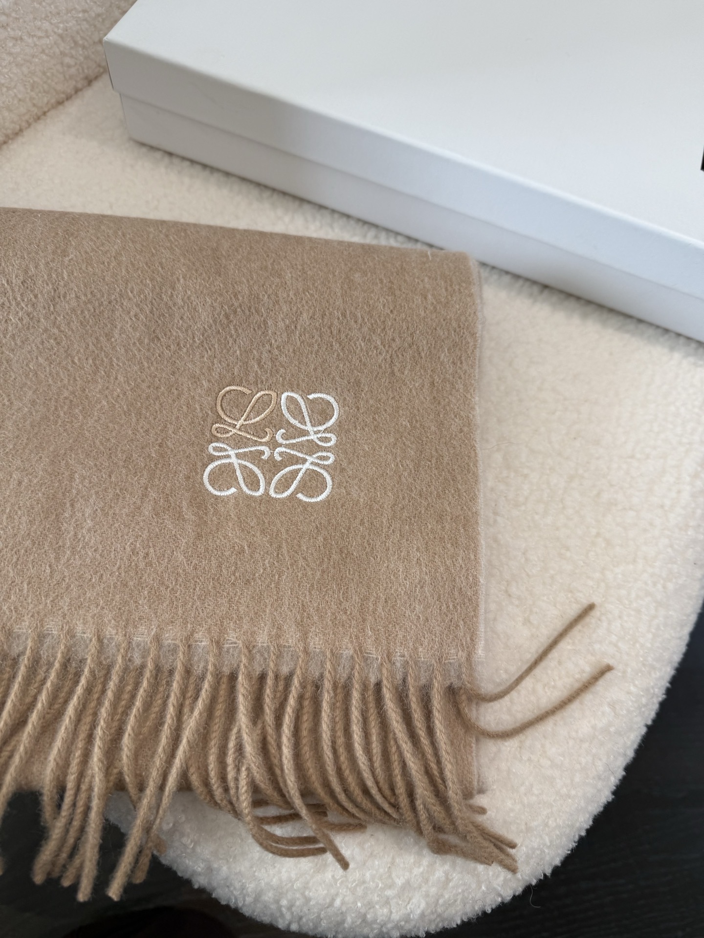 P罗意威。【男女围巾】怒赞自留，难得的高端男款！家属福利！非常正的围巾~面料大爱，非常柔软细腻舒服，轻度