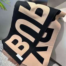 🆕 🆕 P高版本【B大字母双面长巾】免代购,专柜新色,真香必入推荐款!全网最好的品质推荐给我的老姐妹们,须边细节都是一模 🆕 🆕 P高版本【B大字母双面长巾】免代购,专柜新色,真香必入推荐款!全网最好的品质推荐给我的老姐妹们,须边细节都是一模