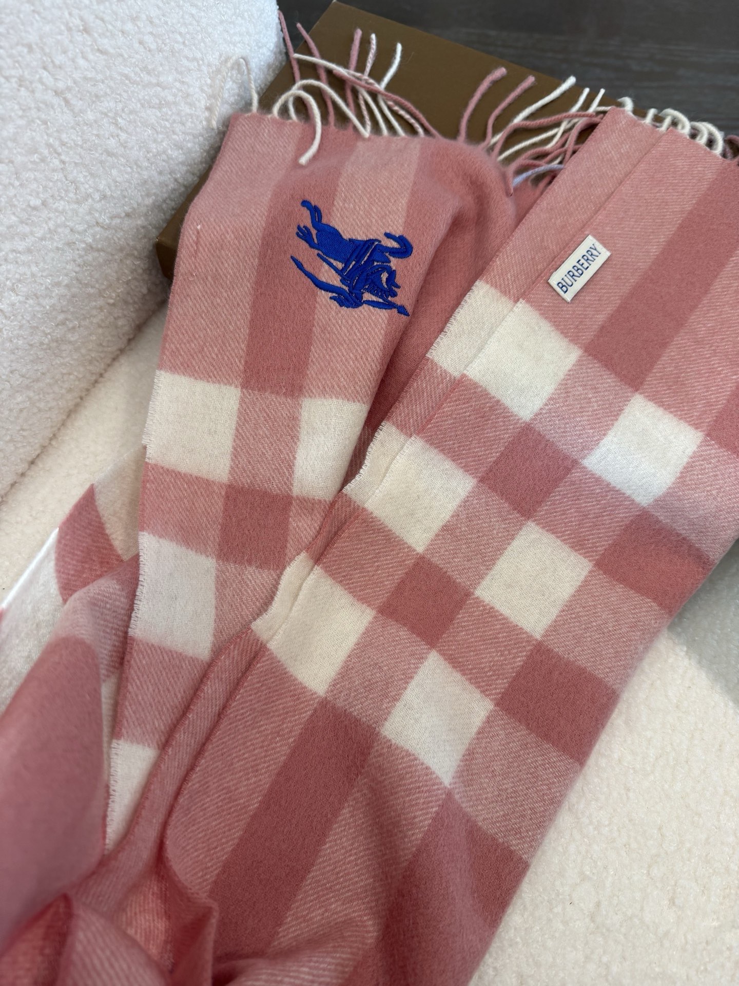 P巴宝莉【男女围巾】怒赞自留，难得的高端男款！家属福利！巴宝莉非常正的男士围巾~面料大爱，非常柔软细腻舒