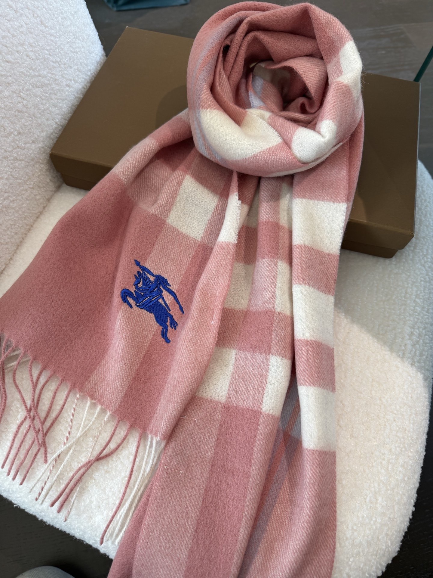 P巴宝莉【男女围巾】怒赞自留，难得的高端男款！家属福利！巴宝莉非常正的男士围巾~面料大爱，非常柔软细腻舒