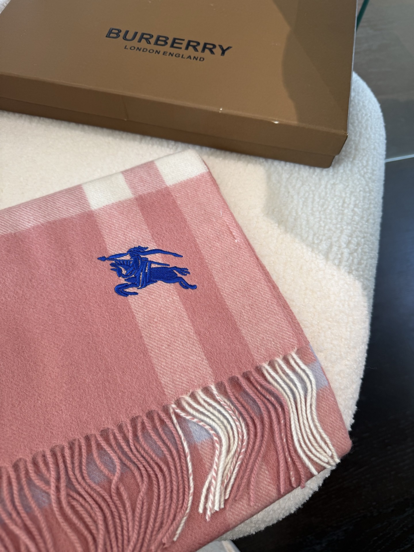 P巴宝莉【男女围巾】怒赞自留，难得的高端男款！家属福利！巴宝莉非常正的男士围巾~面料大爱，非常柔软细腻舒