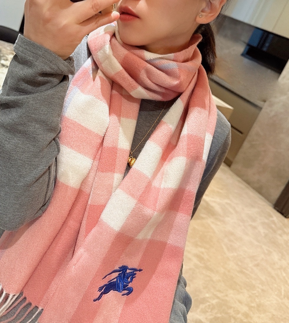 P巴宝莉【男女围巾】怒赞自留，难得的高端男款！家属福利！巴宝莉非常正的男士围巾~面料大爱，非常柔软细腻舒