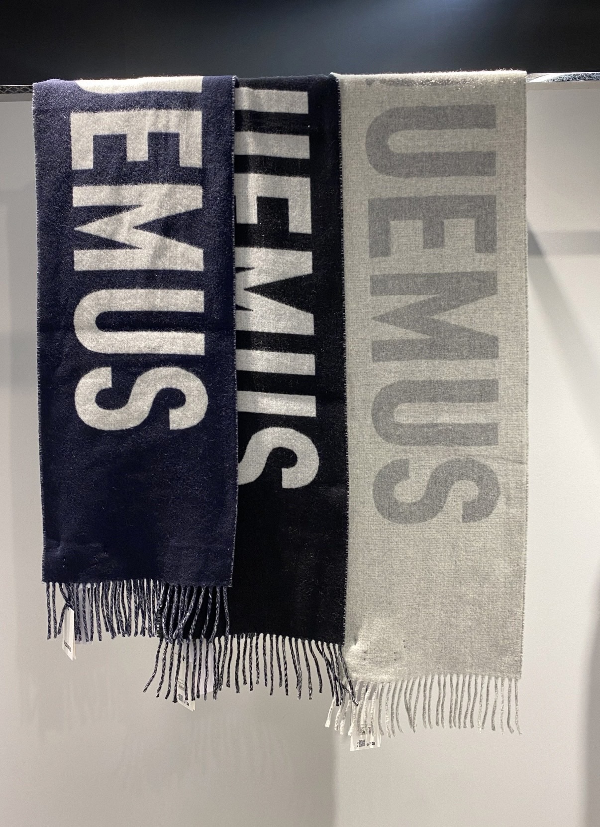 PJacquemus 双面围巾❗今年真的被疯狂种草 今年冬天就非宠这条 好看的要疯掉了，太有型太有魅力了