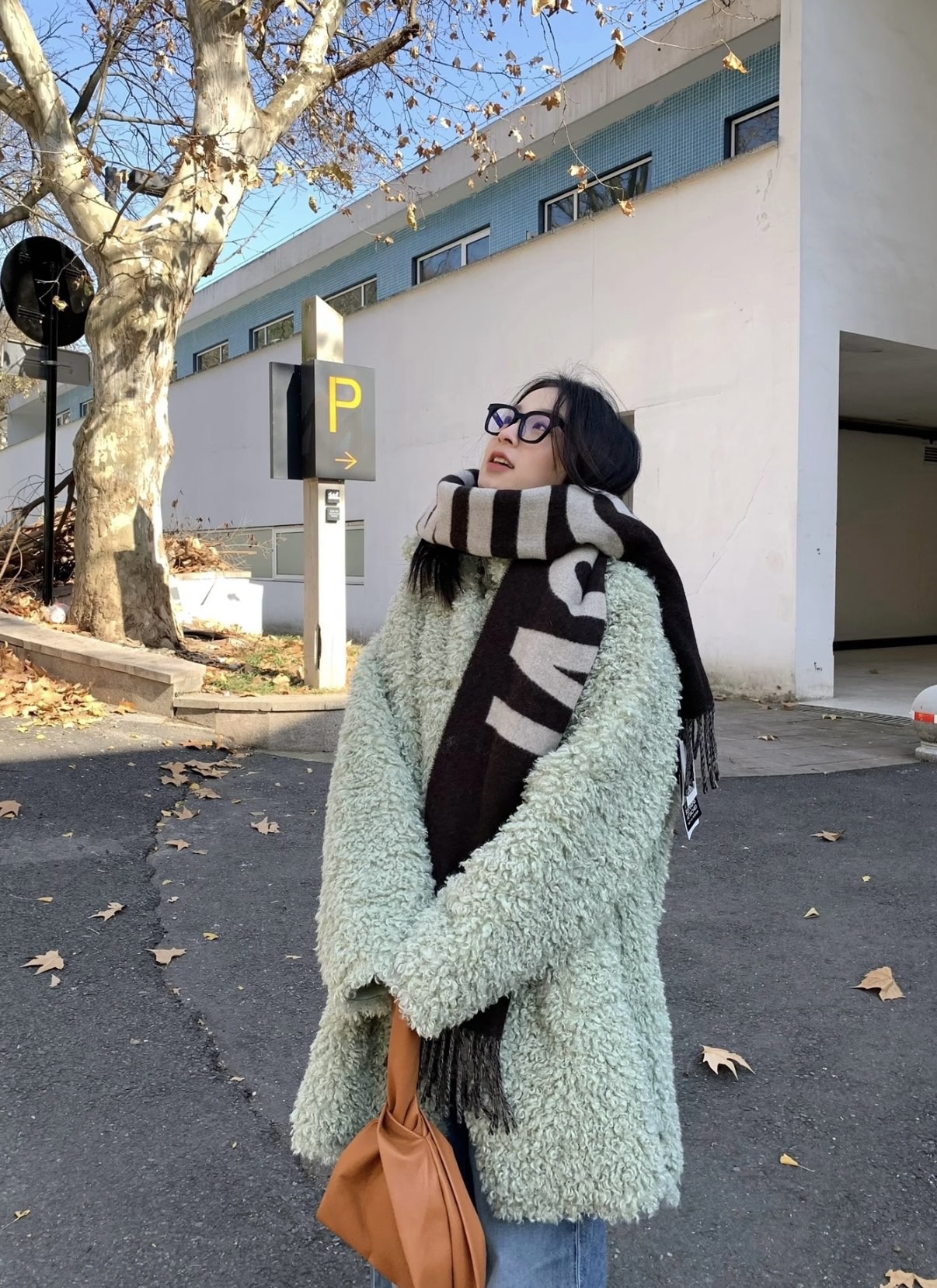 PJacquemus 双面围巾❗今年真的被疯狂种草 今年冬天就非宠这条 好看的要疯掉了，太有型太有魅力了