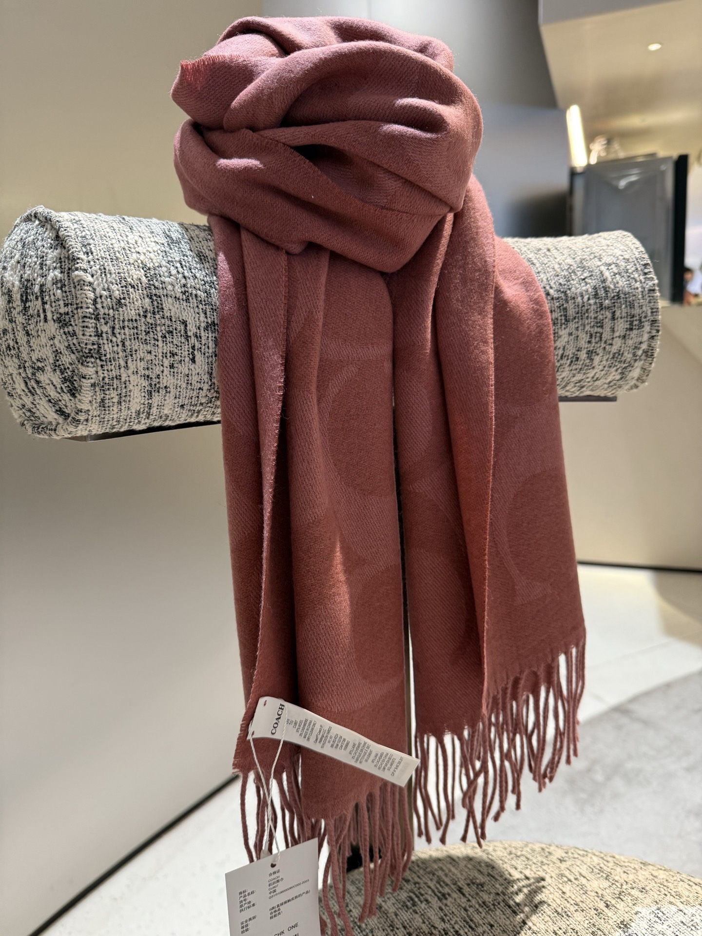 P蔻驰 新款到！Coach爆款！6色披肩也太好看了吧！不仅有颜值还有品质，手感超级软糯和舒服，尺寸195