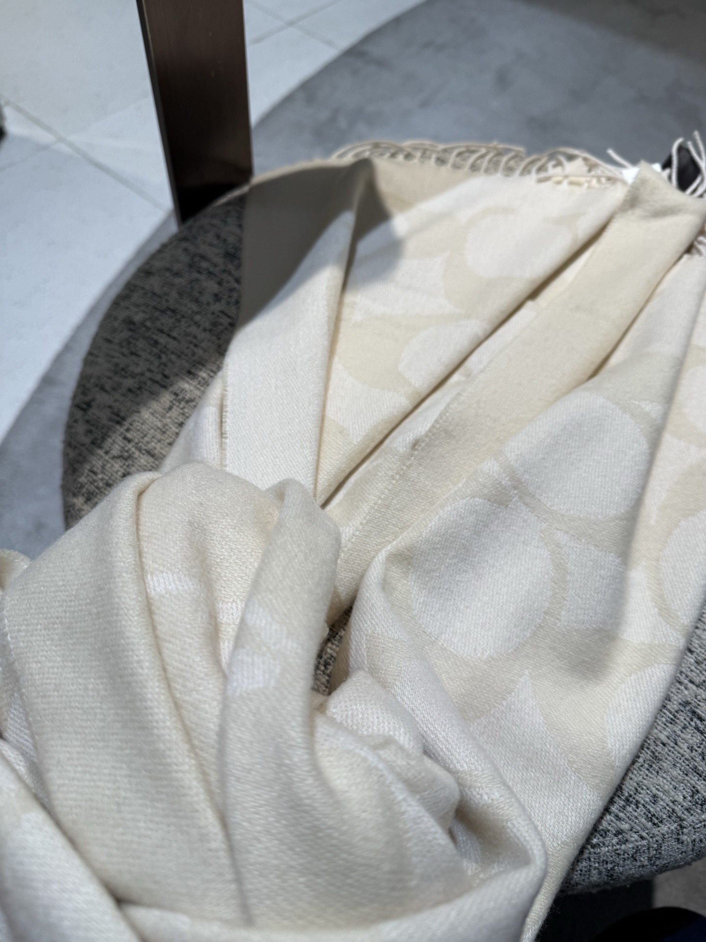 P蔻驰 新款到！Coach爆款！6色披肩也太好看了吧！不仅有颜值还有品质，手感超级软糯和舒服，尺寸195