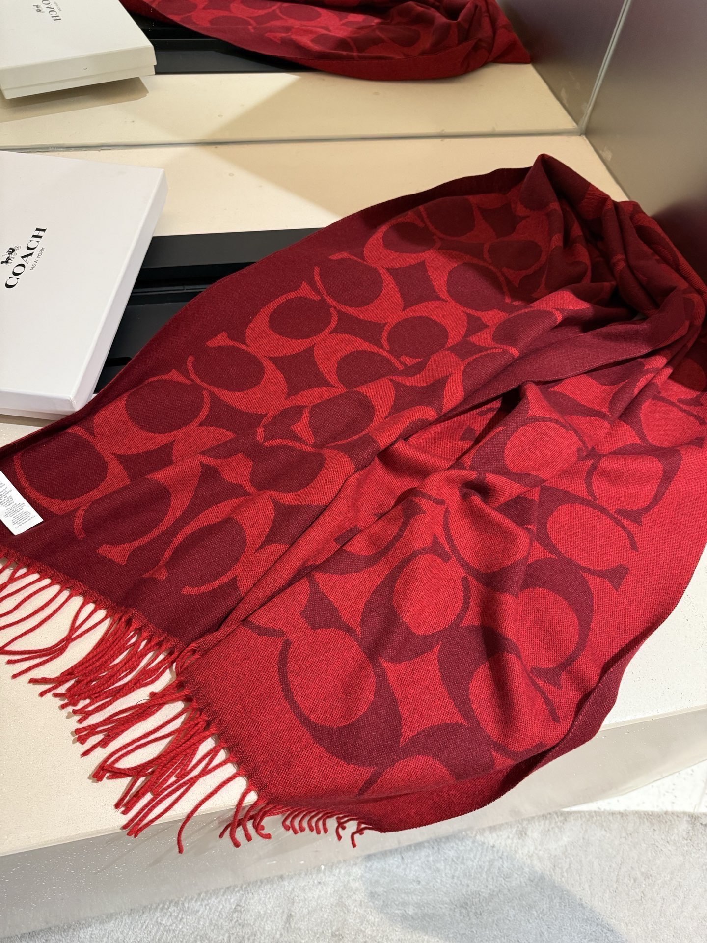 P蔻驰 新款到！Coach爆款！6色披肩也太好看了吧！不仅有颜值还有品质，手感超级软糯和舒服，尺寸195