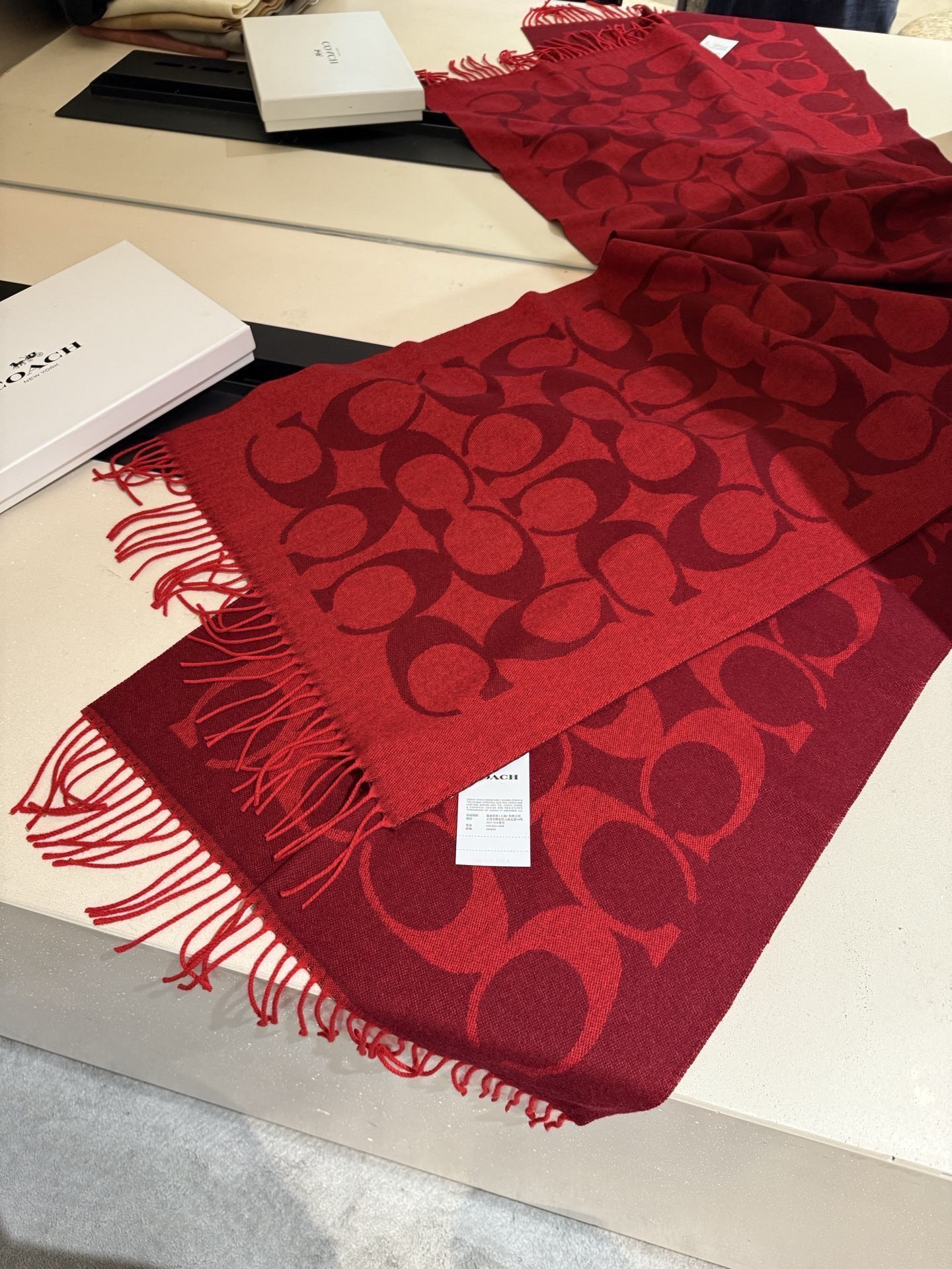 P蔻驰 新款到！Coach爆款！6色披肩也太好看了吧！不仅有颜值还有品质，手感超级软糯和舒服，尺寸195