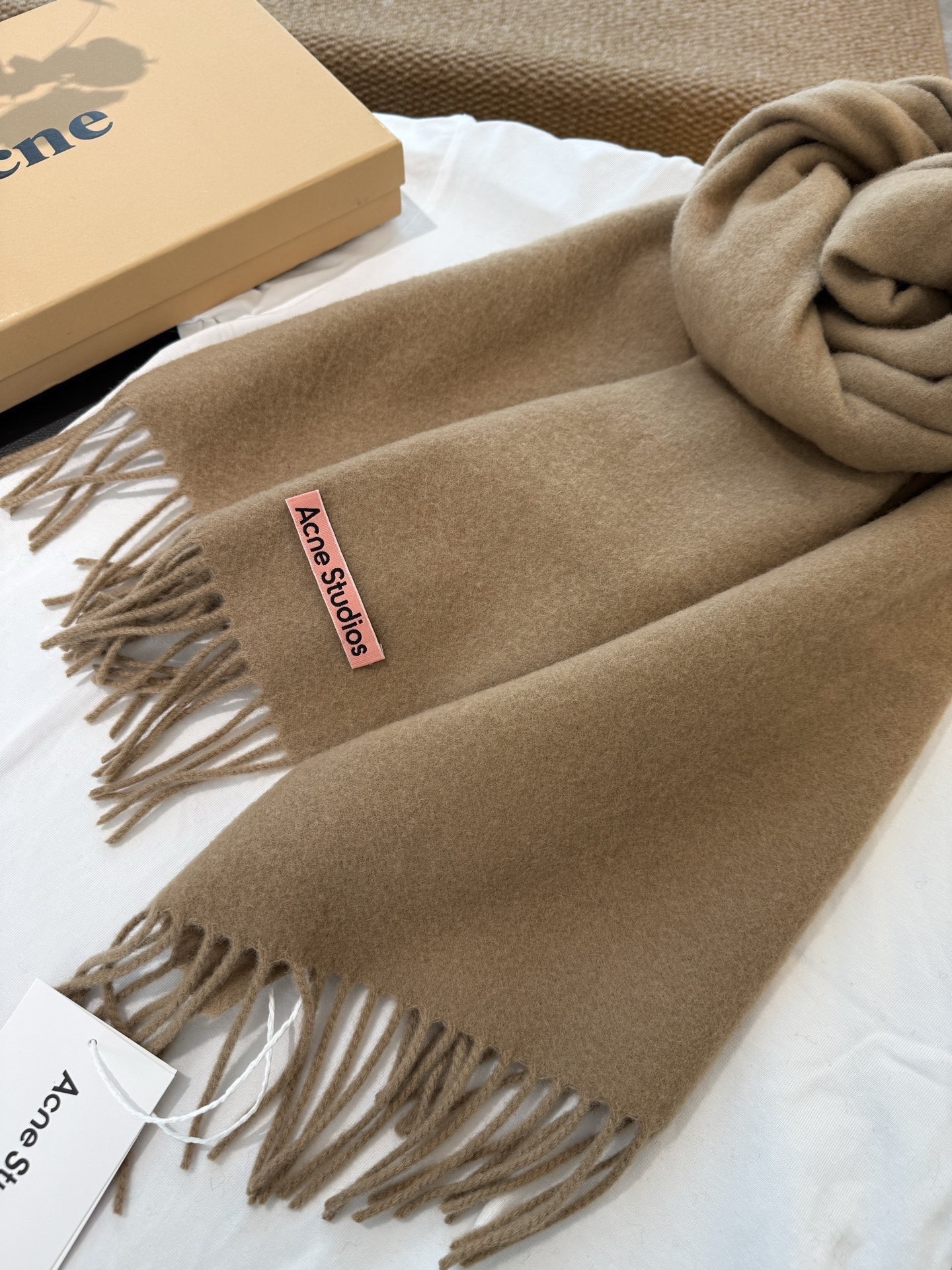 P经典黑❤️我只能说不是所有的纯色围巾都叫Acne‼️瑞典Acne Studios APolo幼羊羔毛重