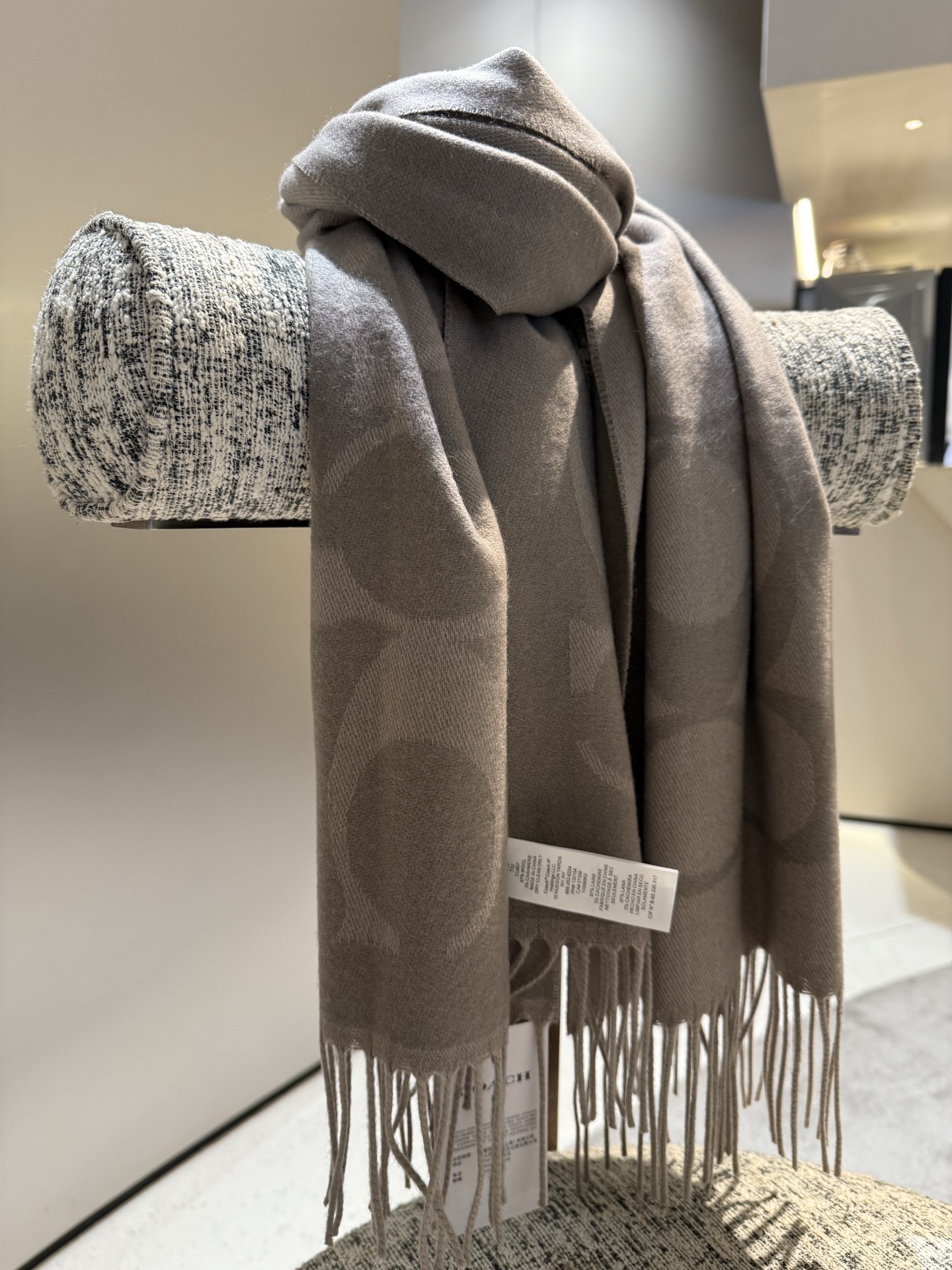 P蔻驰 新款到！Coach爆款！6色披肩也太好看了吧！不仅有颜值还有品质，手感超级软糯和舒服，尺寸195