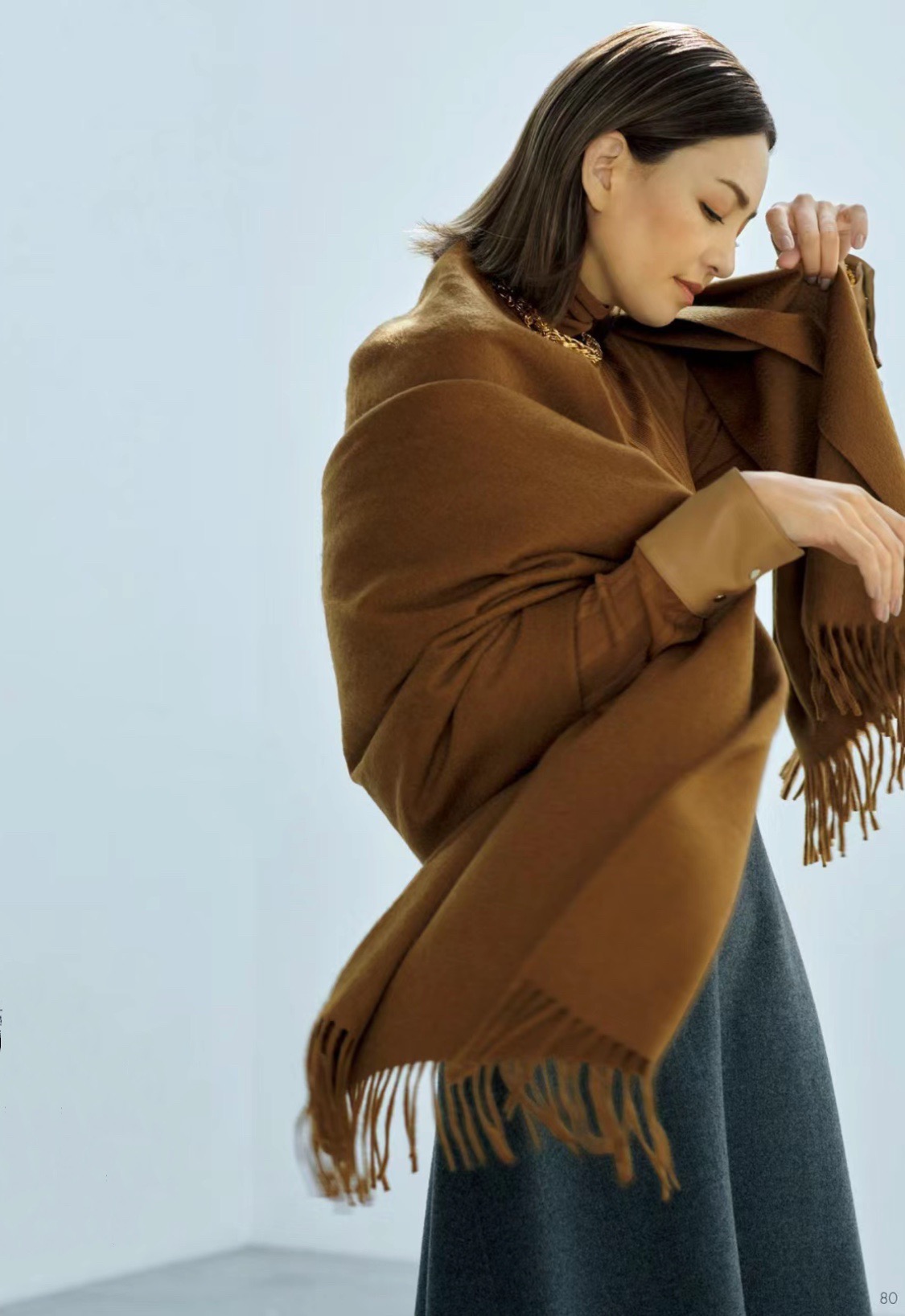 P极简围巾，Max最新版本一眼高级的羊绒羊毛混纺围巾🧣这个款式为什么不做纯绒版本，因为需要打孔的造型，纯