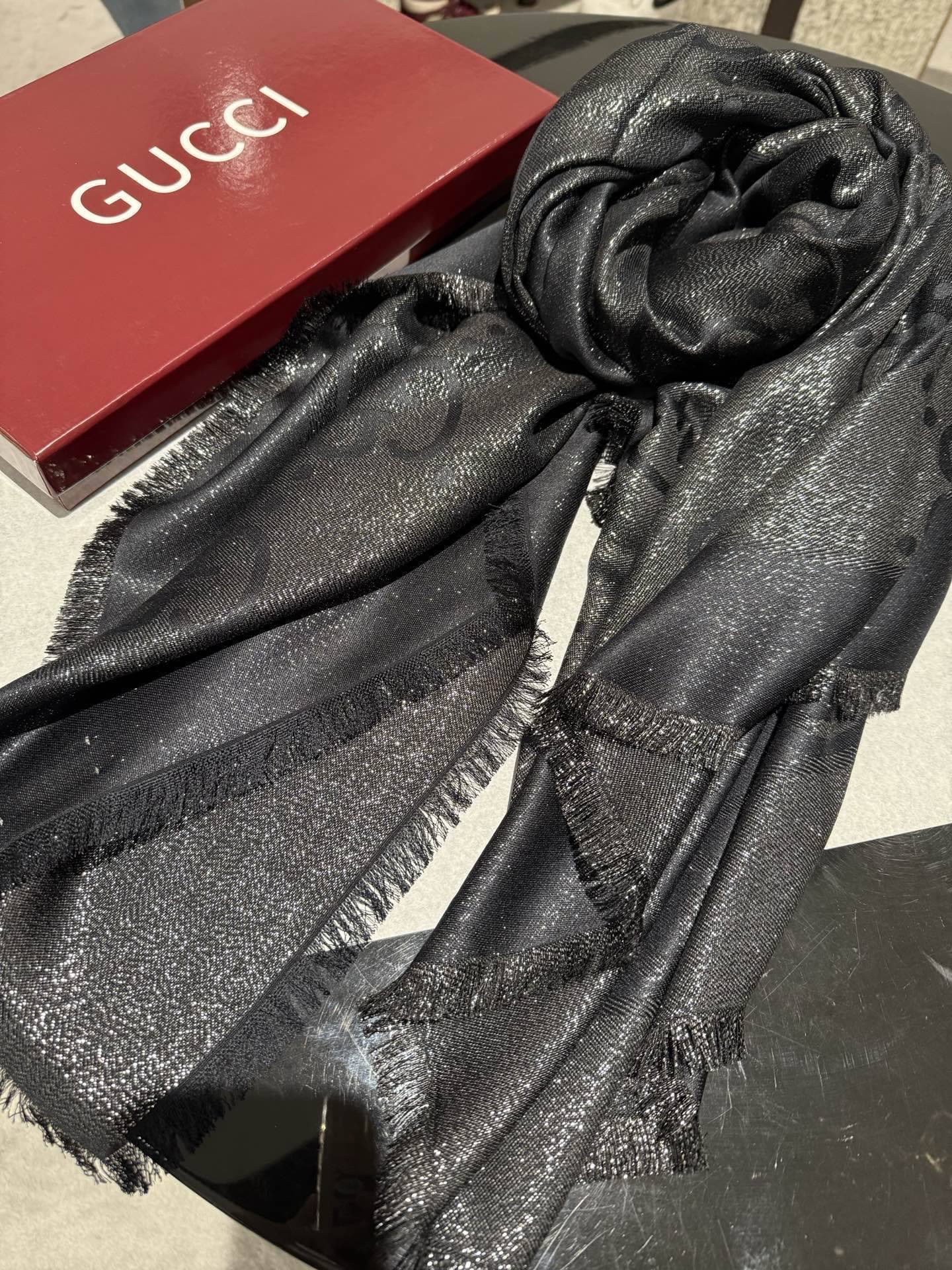 。【GG金线提花披肩140】方巾，璀璨至极，女神必备的，实物真的美得太闪耀了，品质极好‼️款式经典，大方